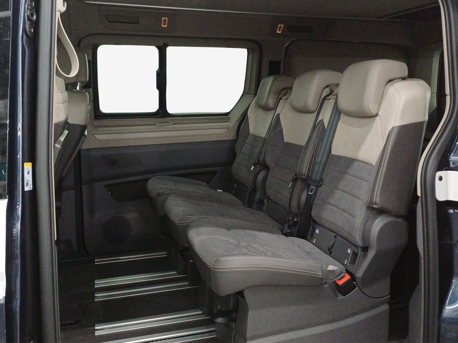 VW California 2.0 TDI Beach Tour-image-11