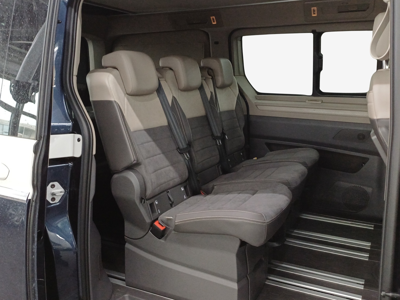 VW California 2.0 TDI Beach Tour-image-13