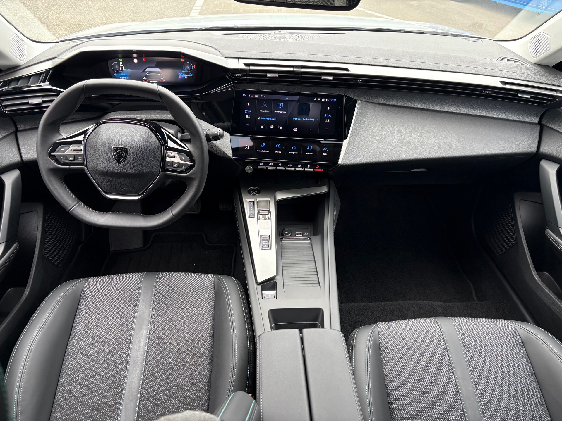 PEUGEOT 308 SW e-Allure-image-8
