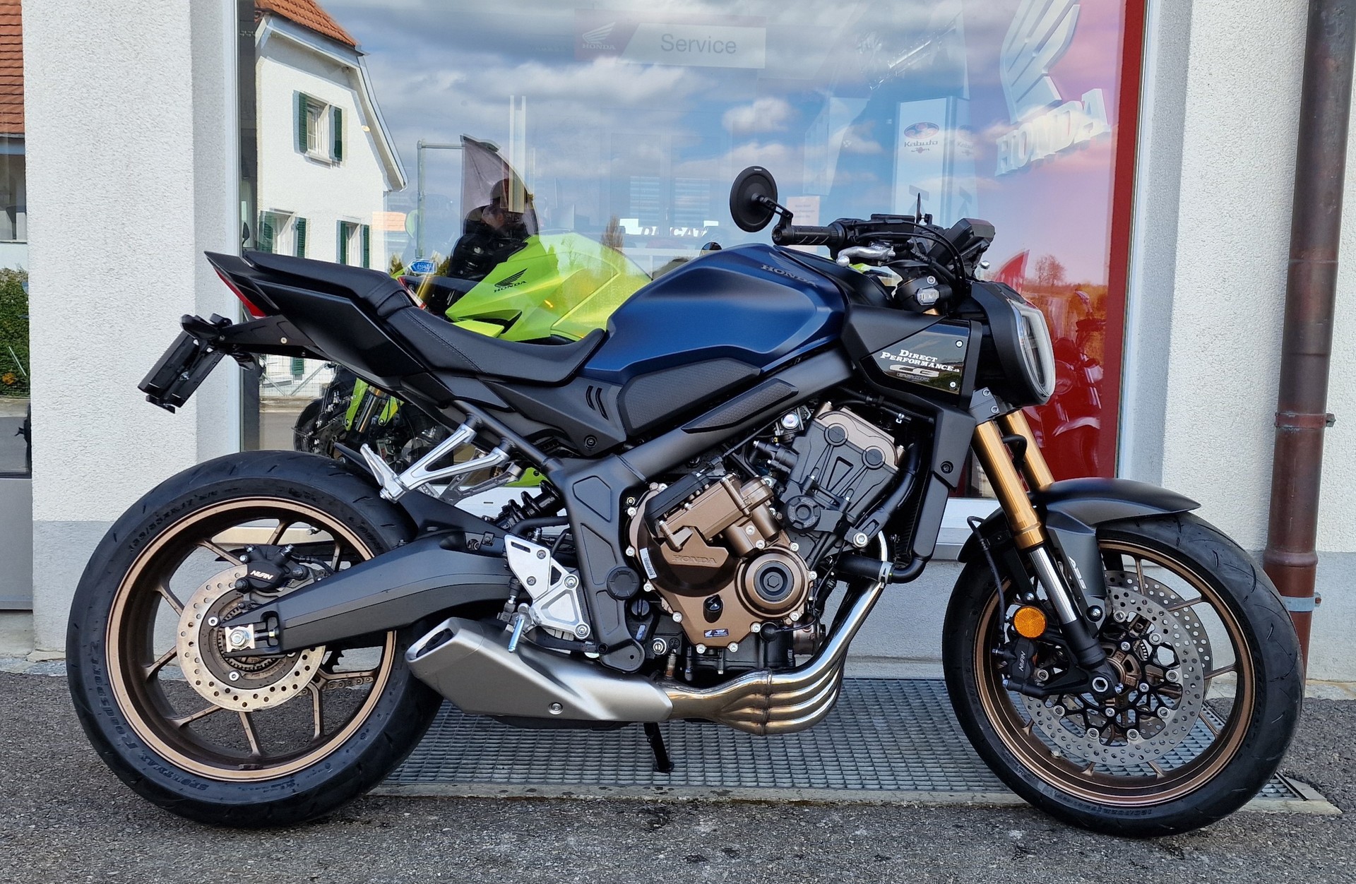 HONDA CB 650 R E-Clutch - 2026-showroom-element-2