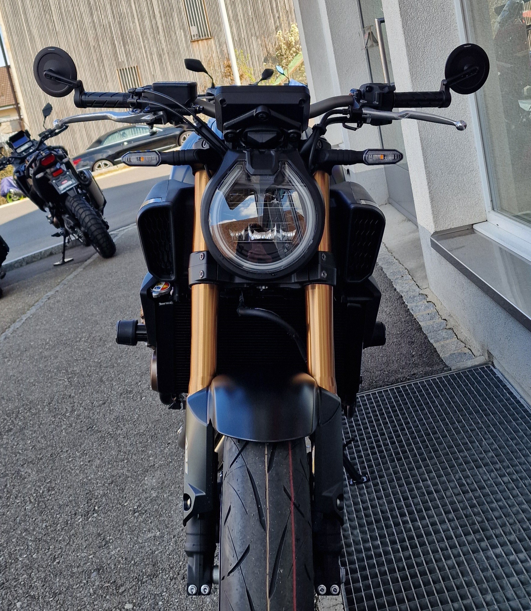 HONDA CB 650 R E-Clutch - 2026-showroom-element-1