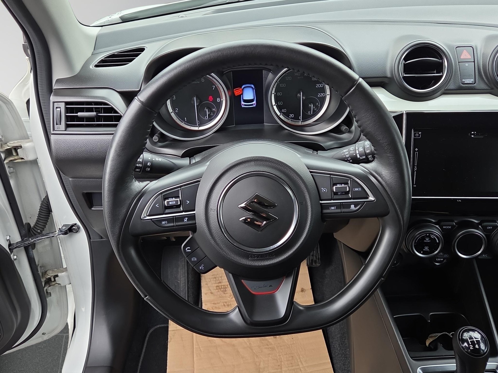 SUZUKI Swift 1.2 Piz Sulai Top Hybrid 4x4-image-9