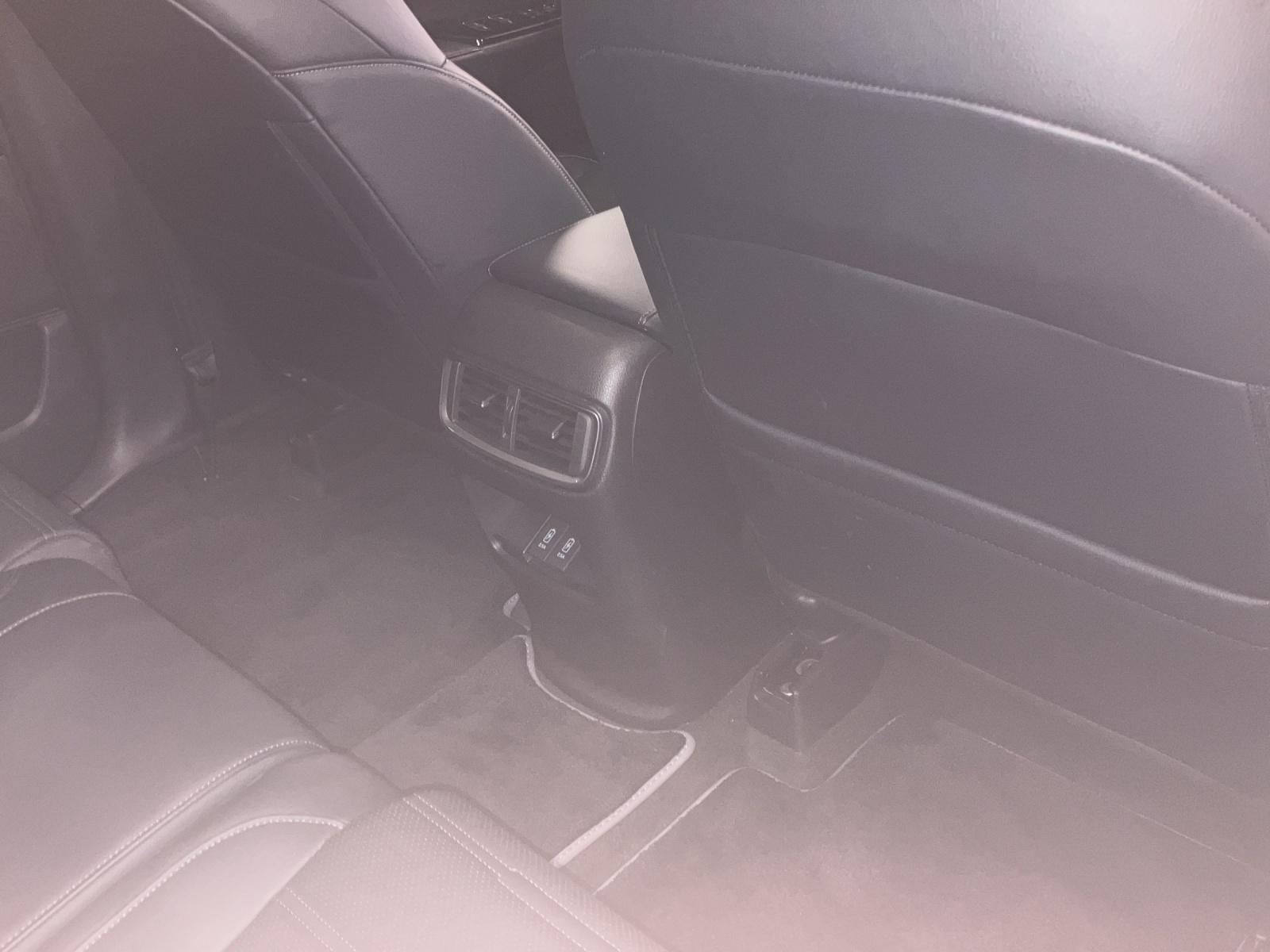 HONDA CR-V 1.5 i-VTEC Executive 4WD-image-11