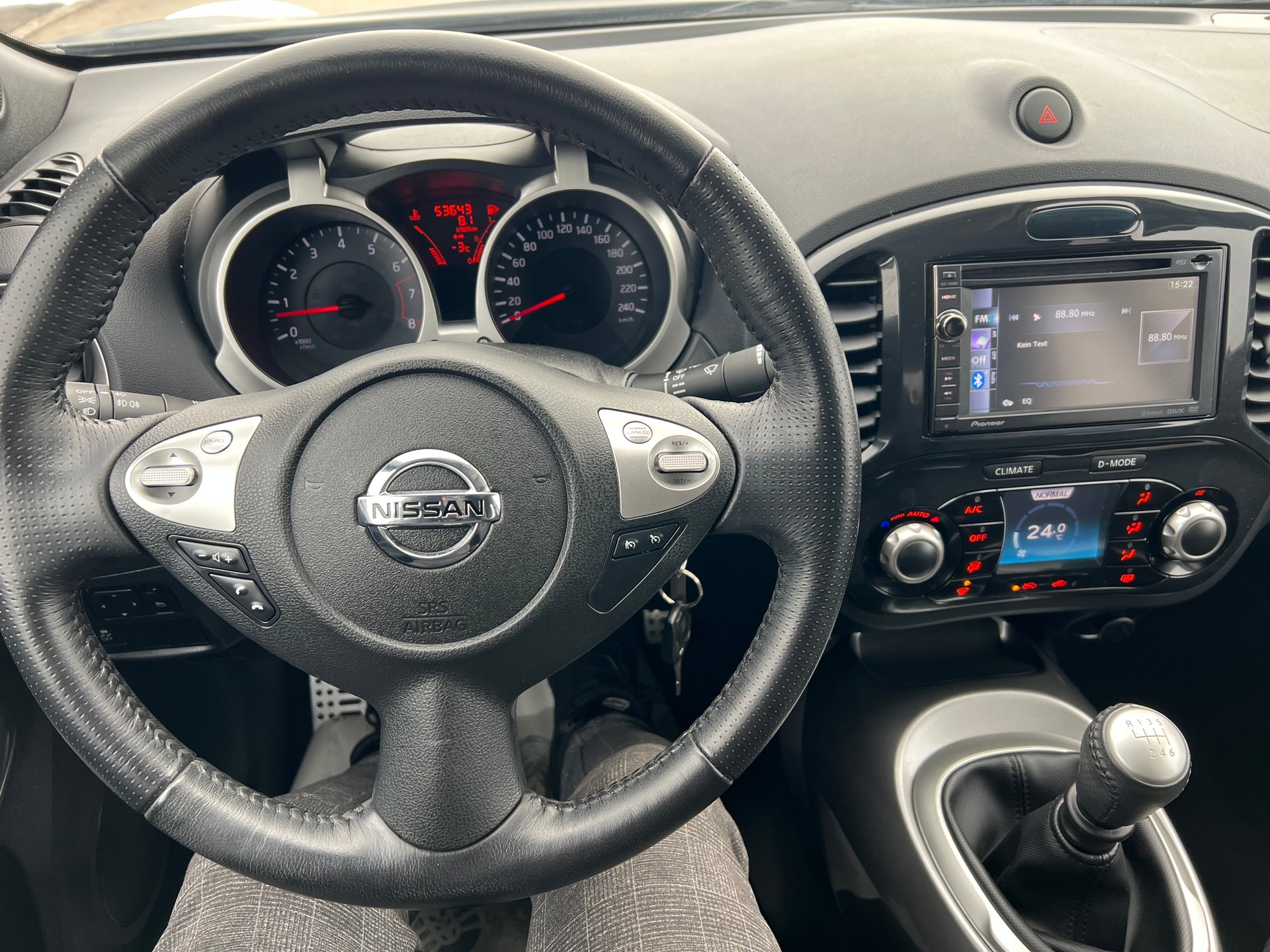 NISSAN Juke 1.6 DIG-T Shiro Pure Black-image-12