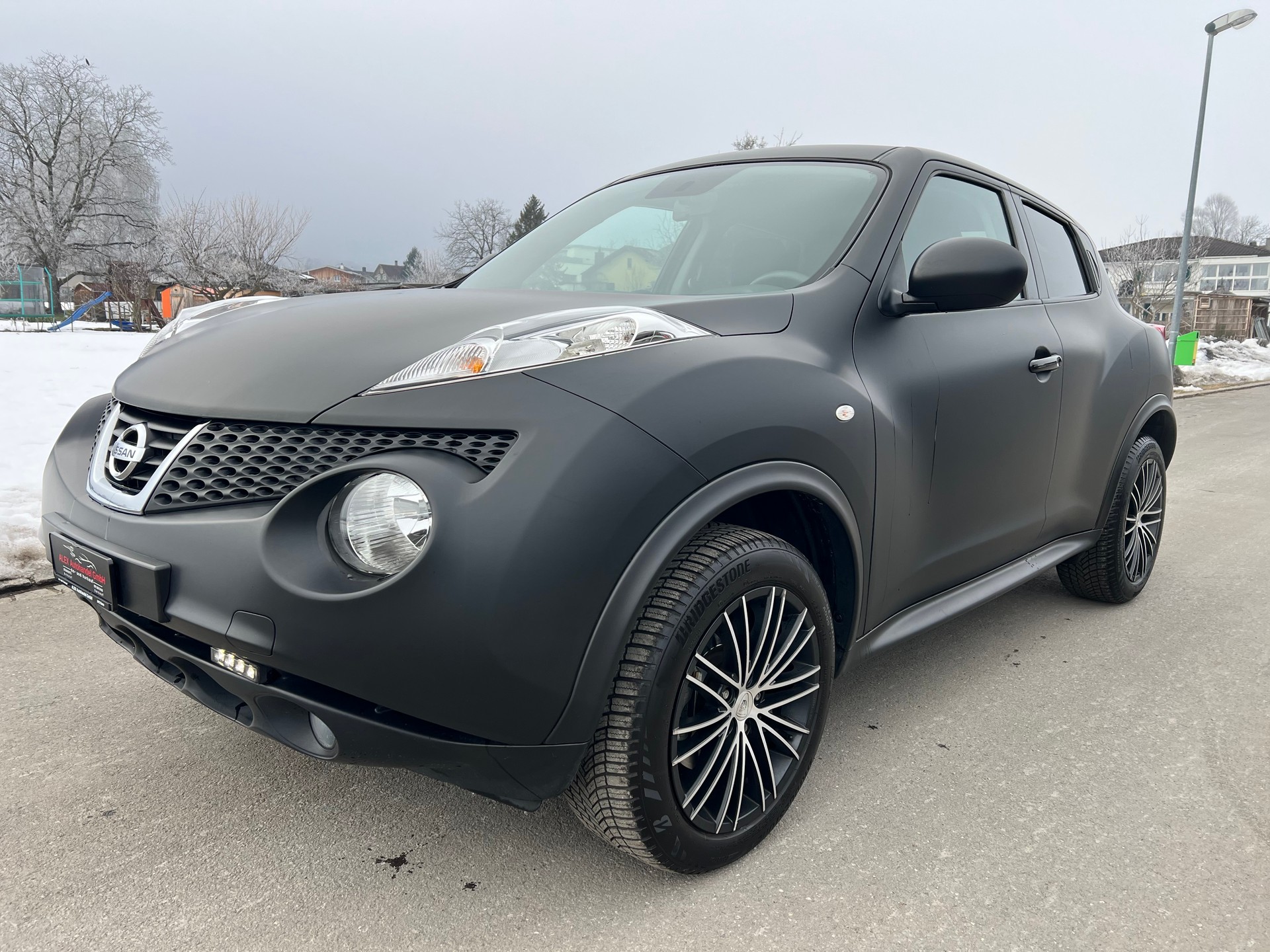 NISSAN Juke 1.6 DIG-T Shiro Pure Black-image-0