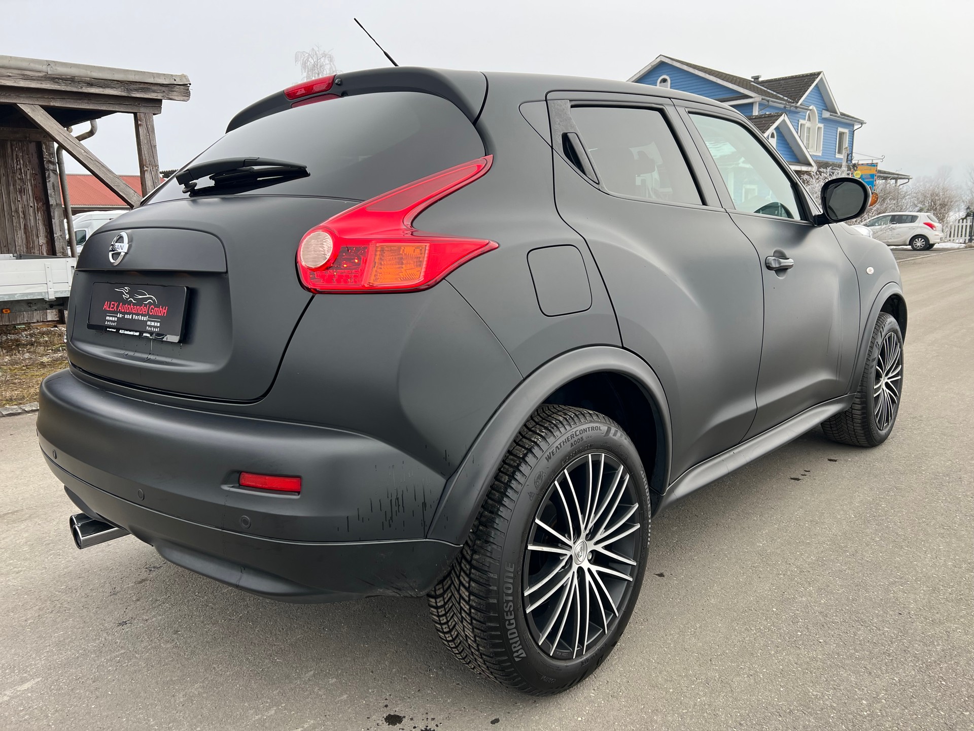NISSAN Juke 1.6 DIG-T Shiro Pure Black-image-6
