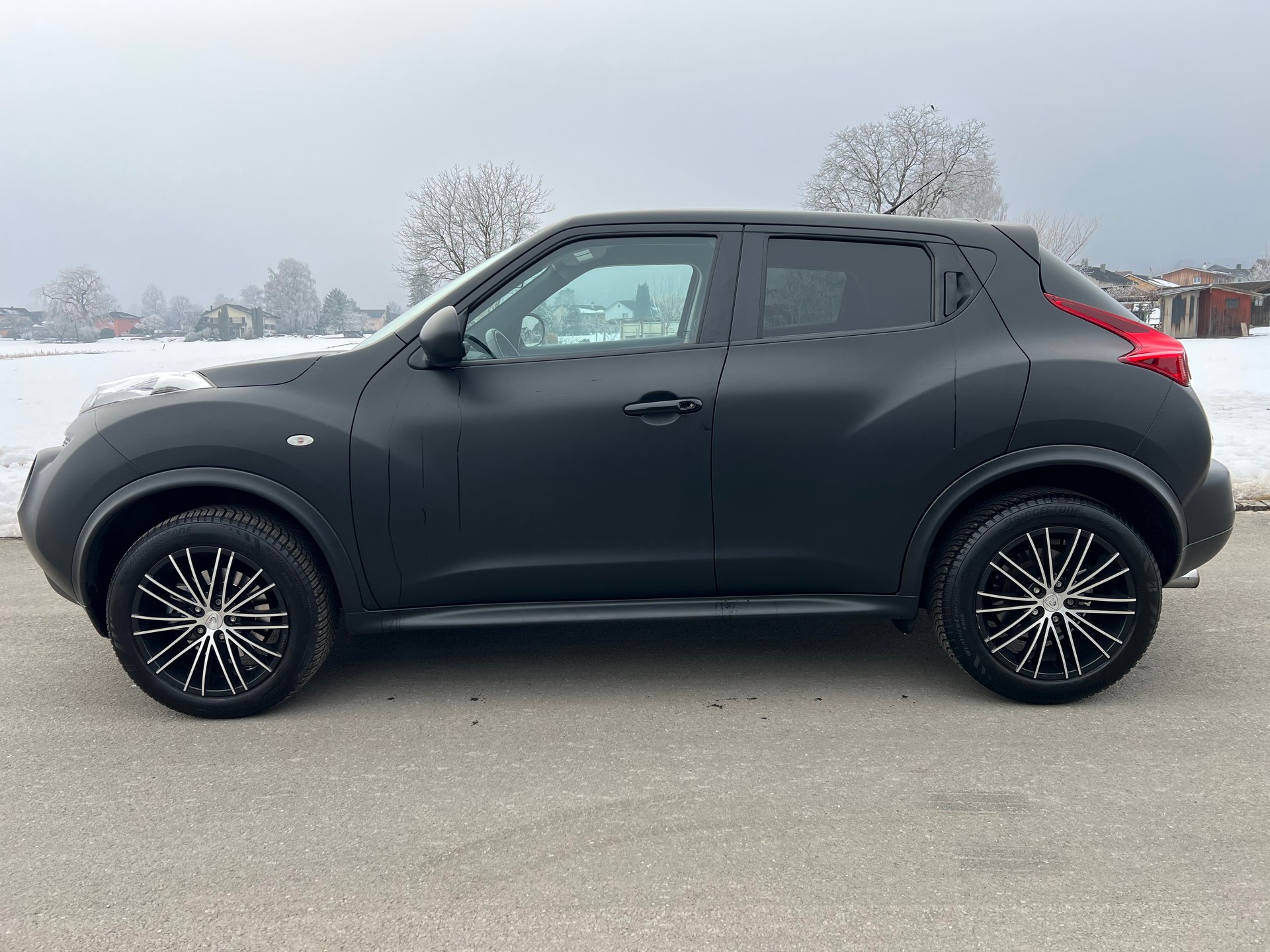 NISSAN Juke 1.6 DIG-T Shiro Pure Black-image-2