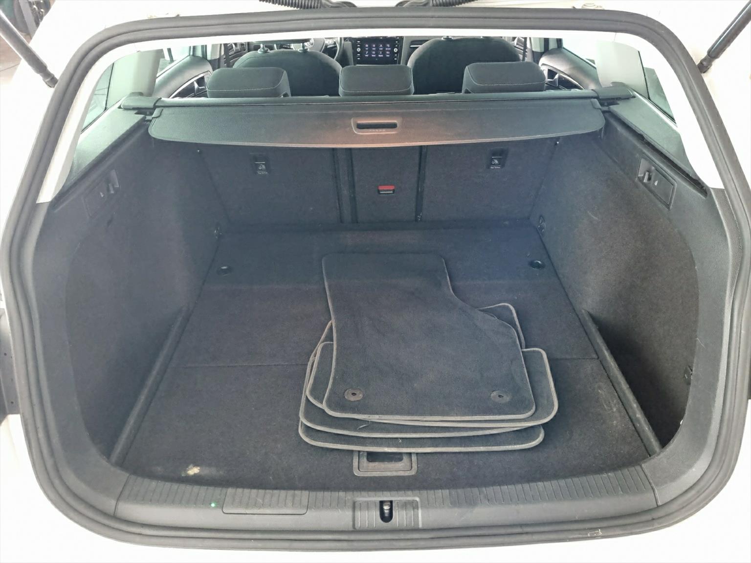 VW Golf Variant 1.5 TSI EVO Comfortline DSG-image-13