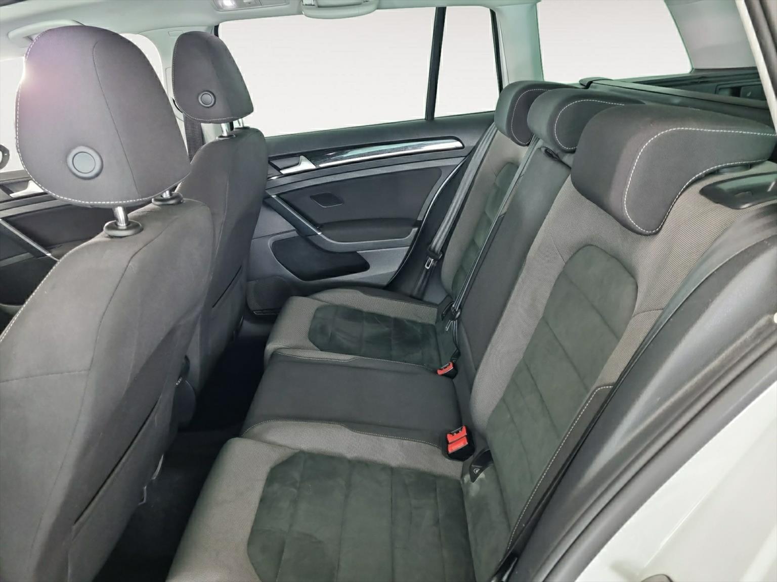 VW Golf Variant 1.5 TSI EVO Comfortline DSG-image-14