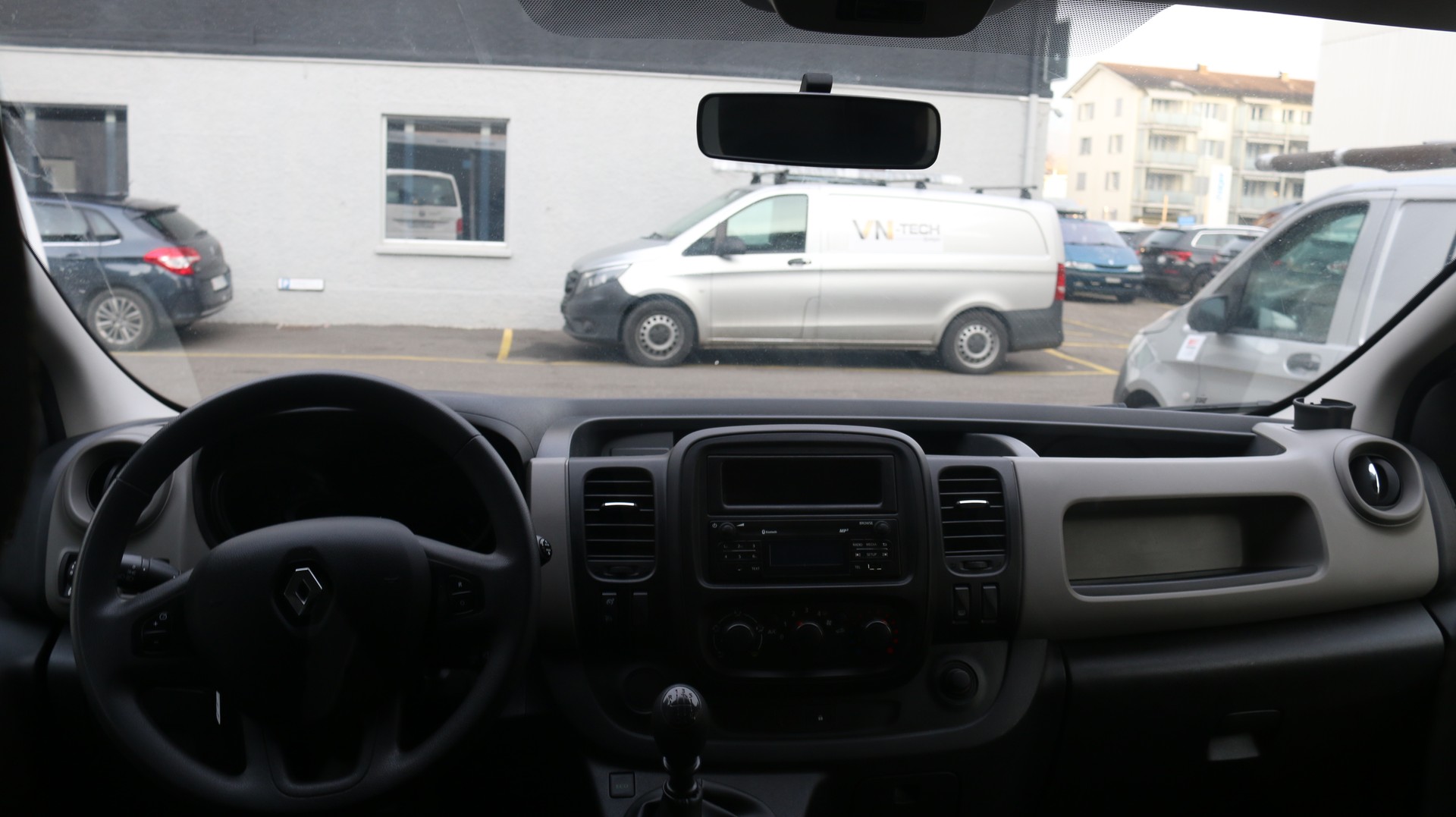 RENAULT Trafic 1.6 dCi 120 2.9t Business L2H1-image-9