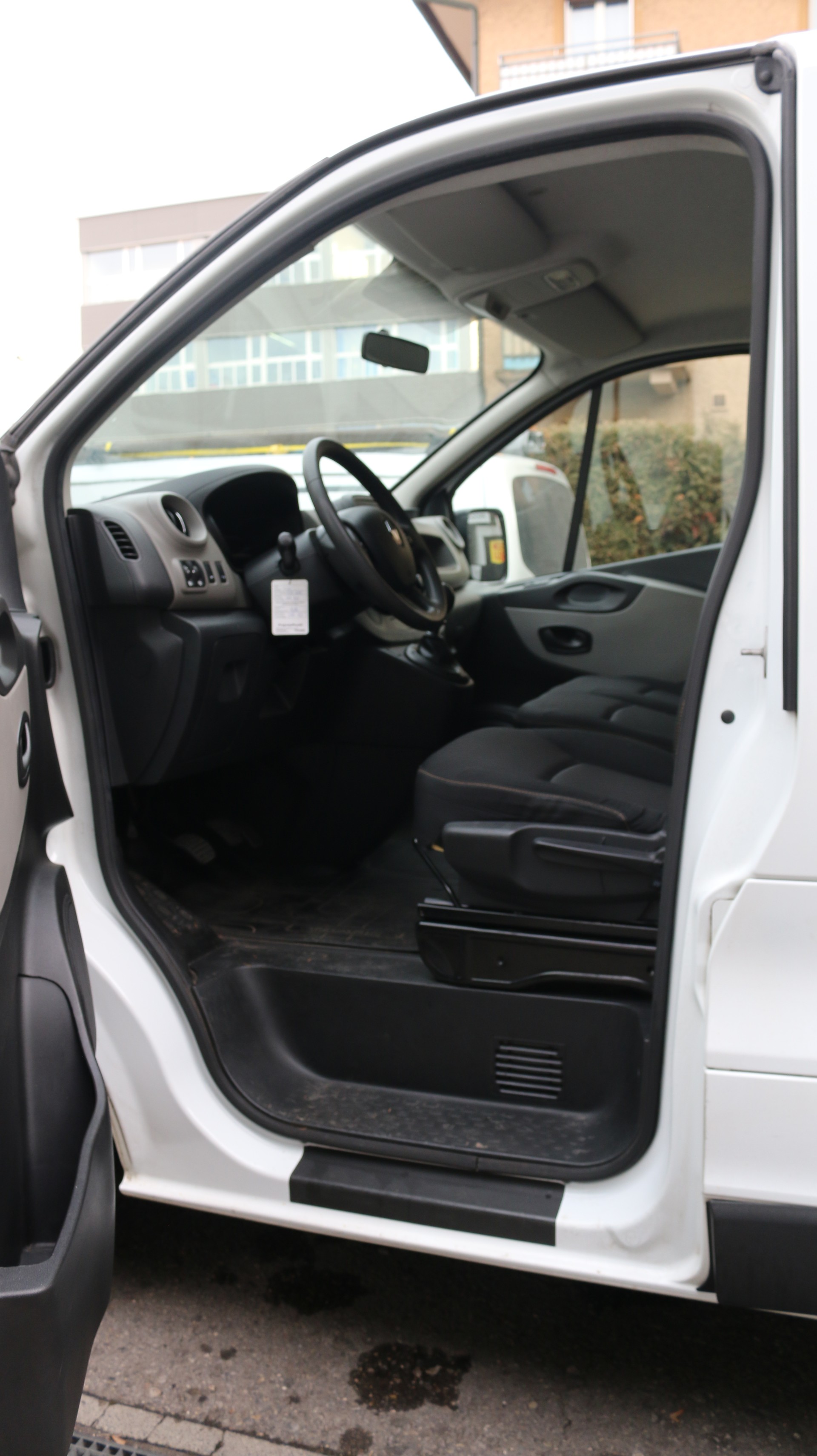 RENAULT Trafic 1.6 dCi 120 2.9t Business L2H1-image-8