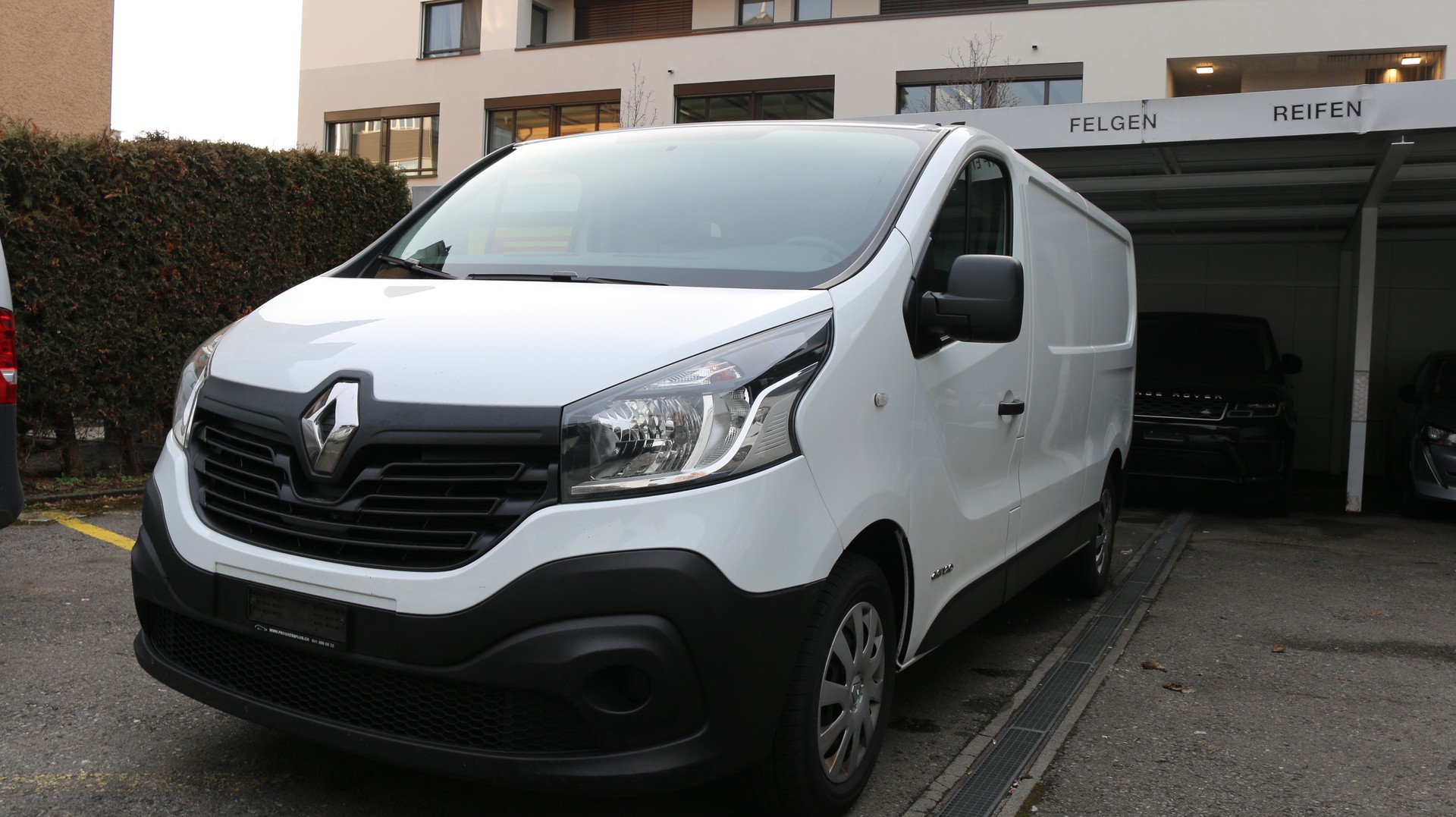 RENAULT Trafic 1.6 dCi 120 2.9t Business L2H1-image-1