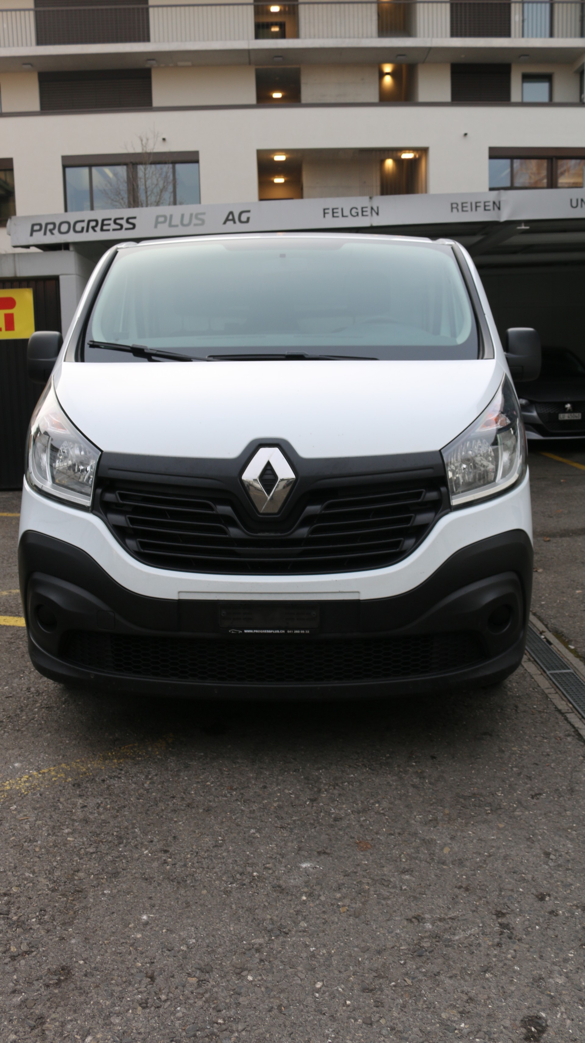 RENAULT Trafic 1.6 dCi 120 2.9t Business L2H1-image-0