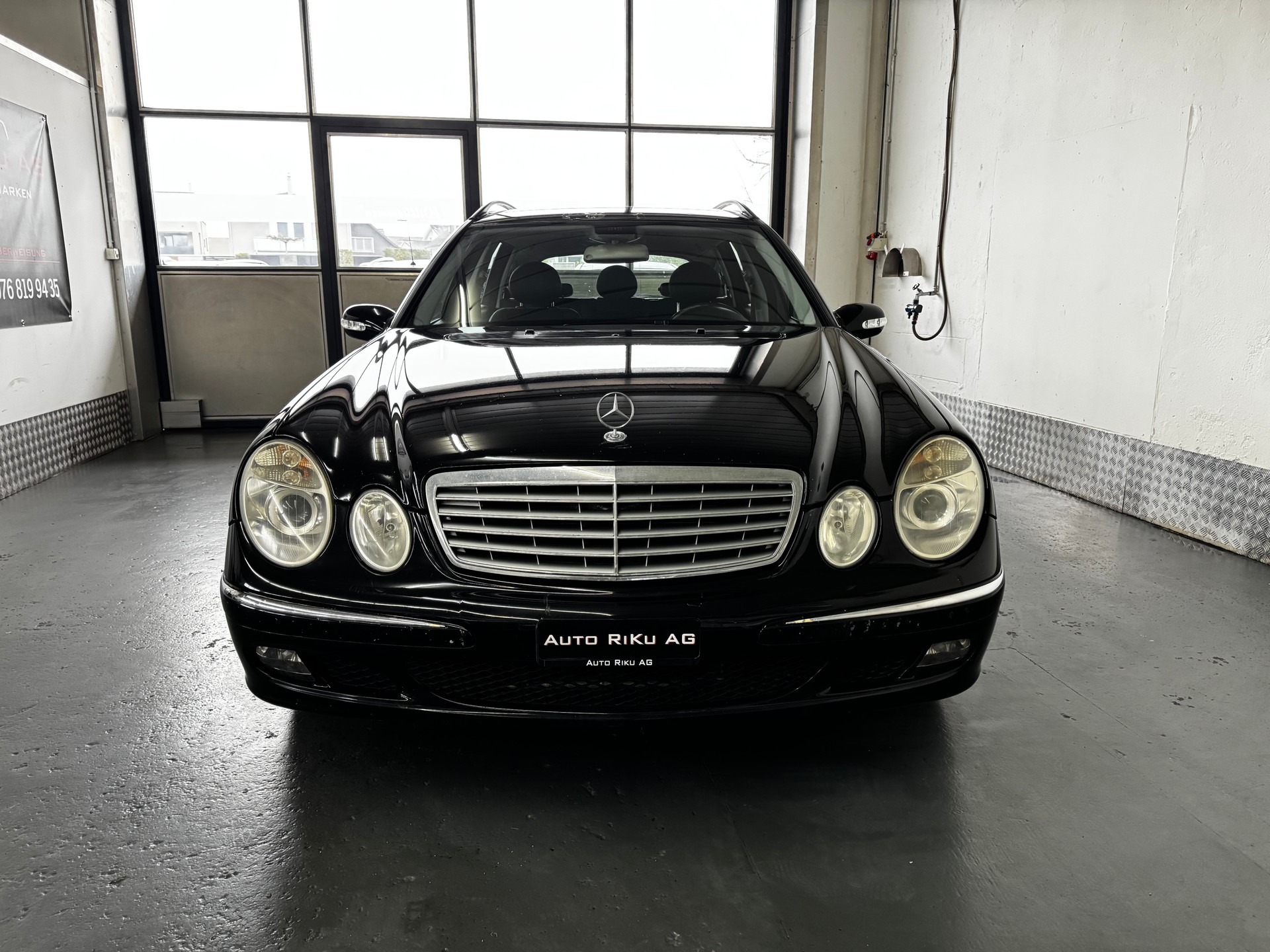 MERCEDES-BENZ E 350 Avantgarde 4Matic Automatic-image-3