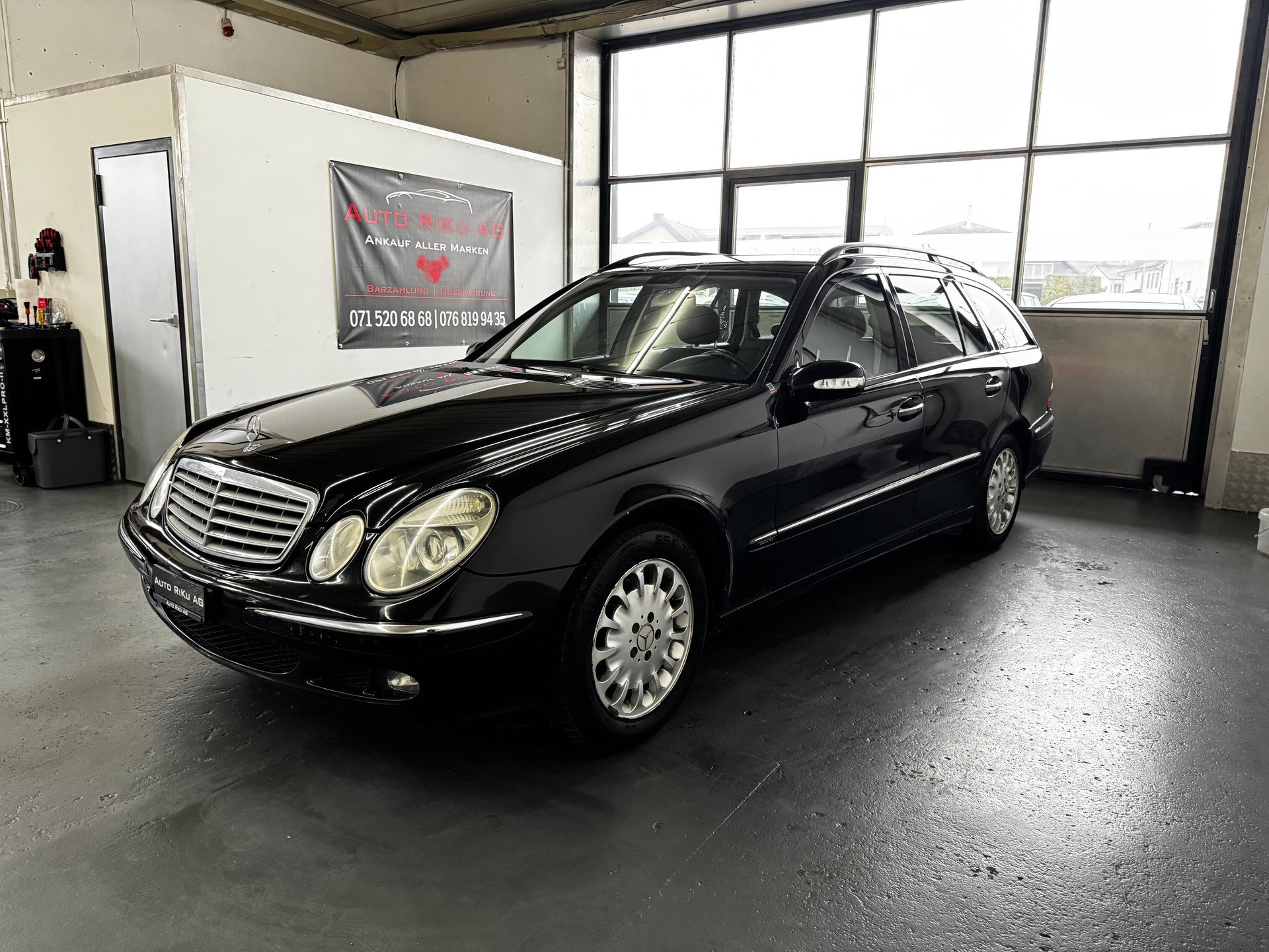 MERCEDES-BENZ E 350 Avantgarde 4Matic Automatic-image-5