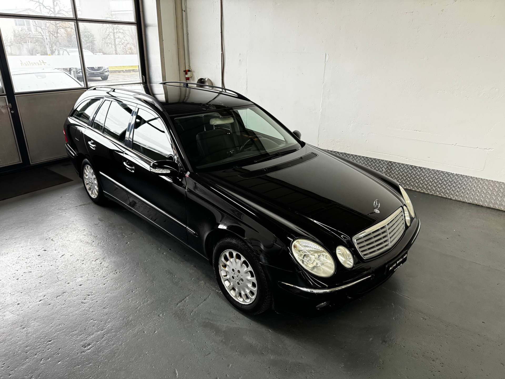 MERCEDES-BENZ E 350 Avantgarde 4Matic Automatic-image-0