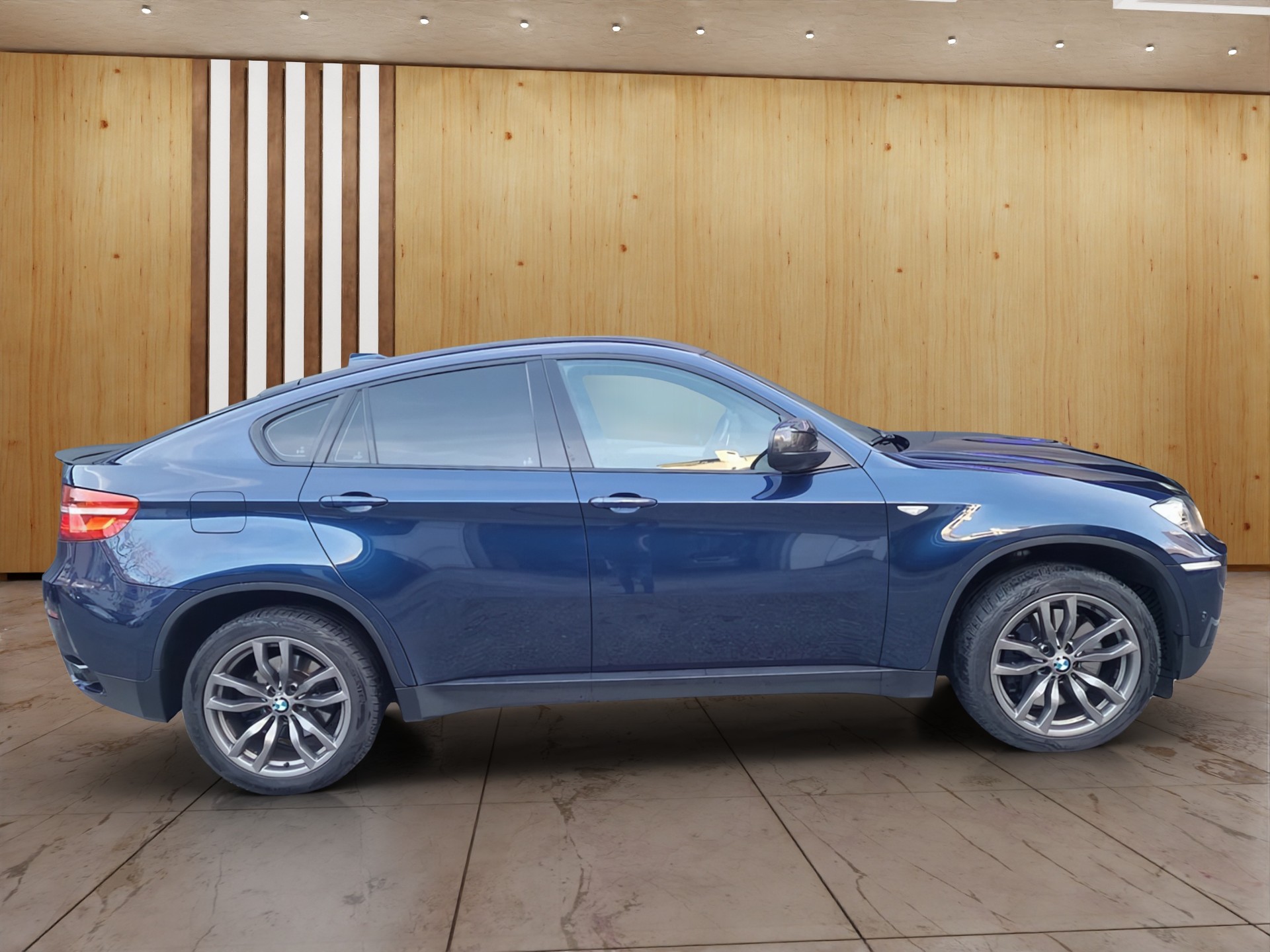 BMW X6 M50d Steptronic-showroom-element-3