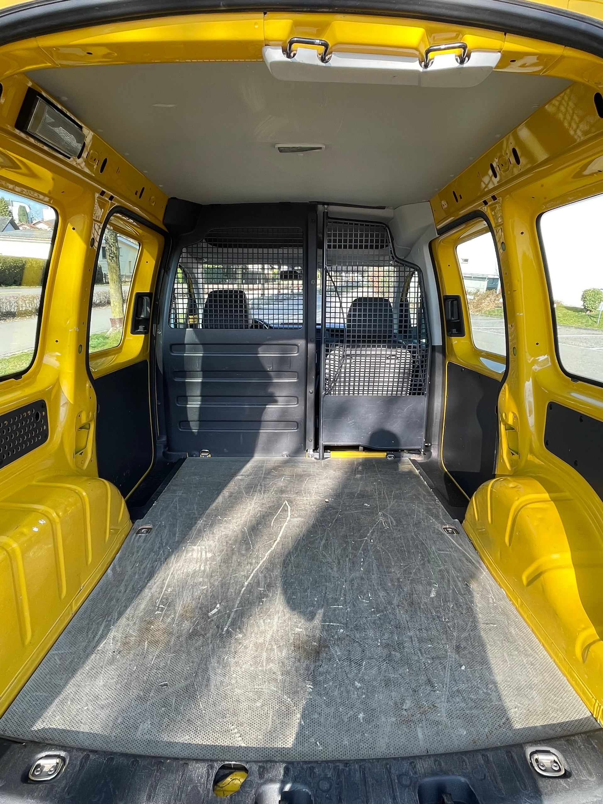 VW Caddy 2.0TDI 4Motion BlueMotion (Zahnriemen, Wasserpumpe und Kupplung neu)-image-11