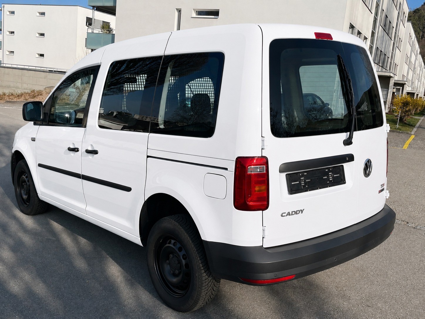 VW Caddy 2.0TDI 4Motion BlueMotion (Zahnriemen, Wasserpumpe und Kupplung neu)-image-2