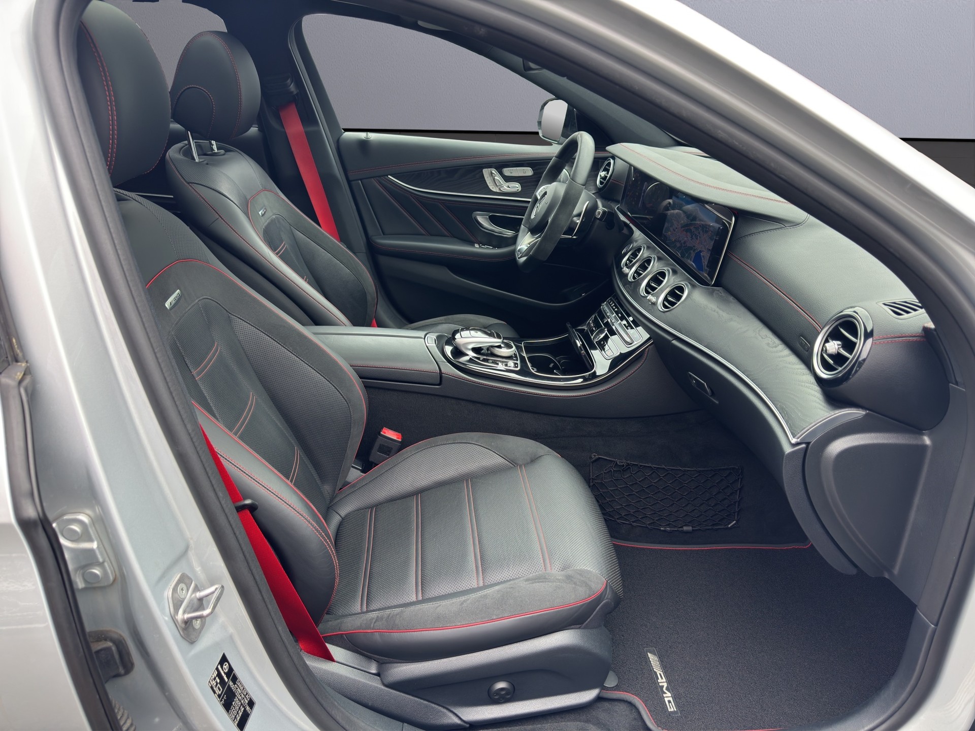 MERCEDES-BENZ E 43 AMG 4 Matic 9G-Tronic-image-15