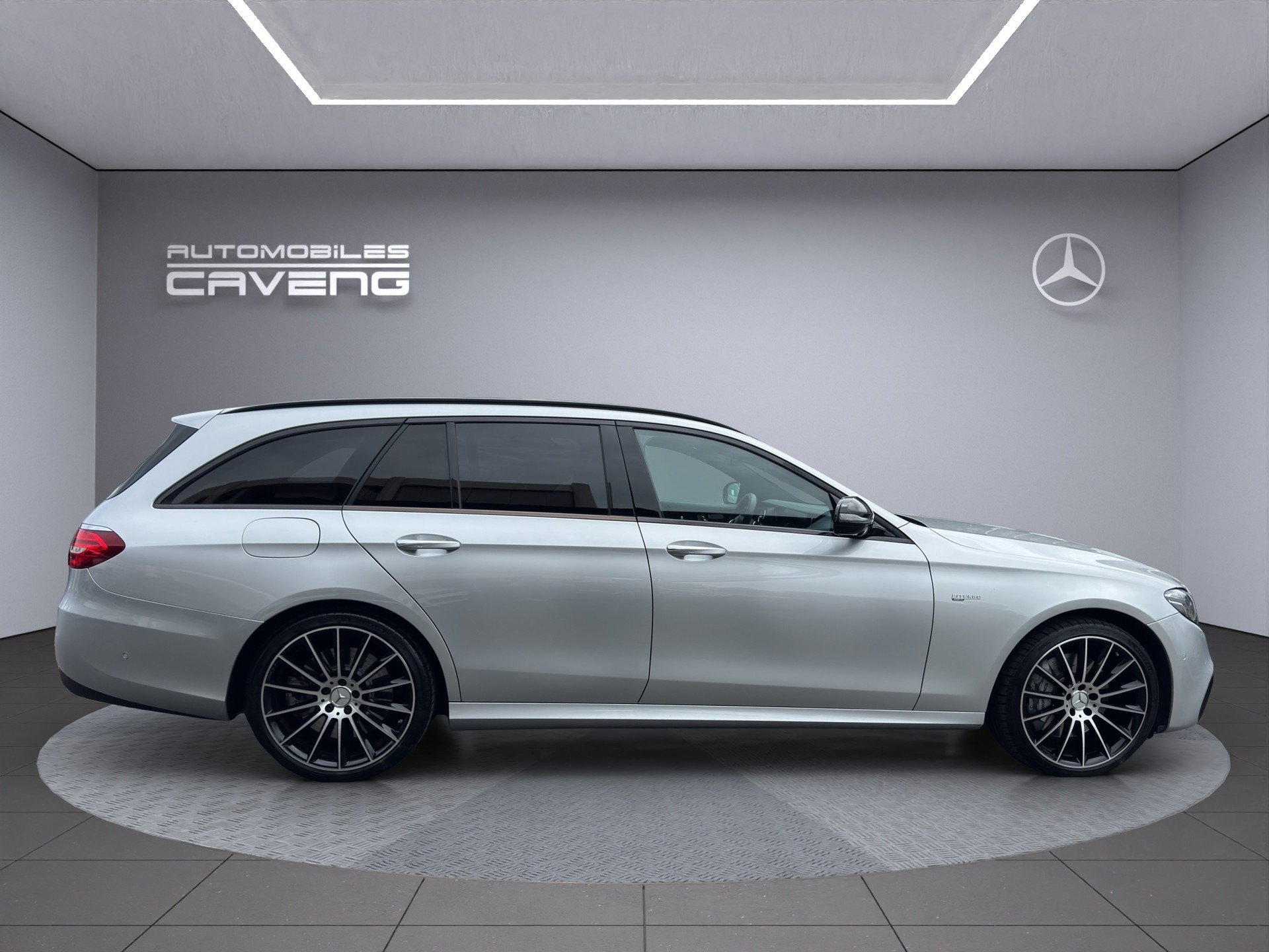MERCEDES-BENZ E 43 AMG 4 Matic 9G-Tronic-image-5