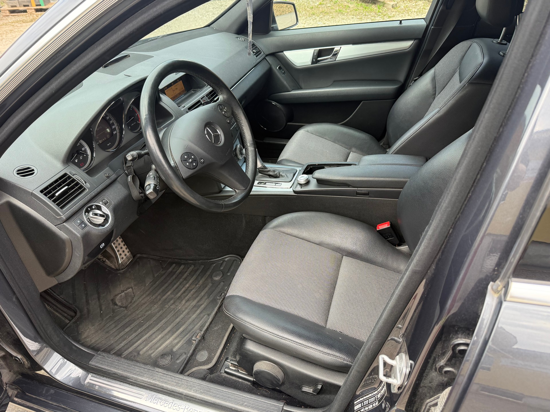MERCEDES-BENZ C 250 CDI Avantgarde 4Matic 7G-Tronic-image-7