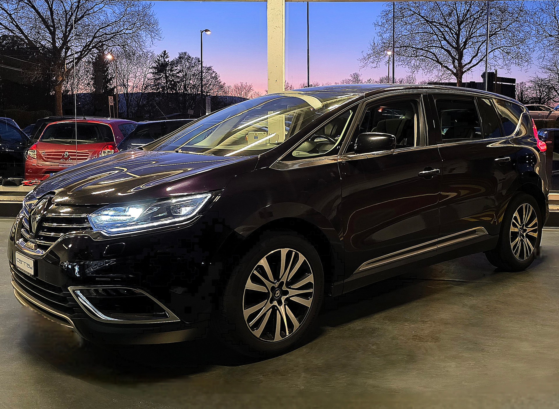 RENAULT Espace 1.6 dCi Initiale Paris EDC-showroom-element-2