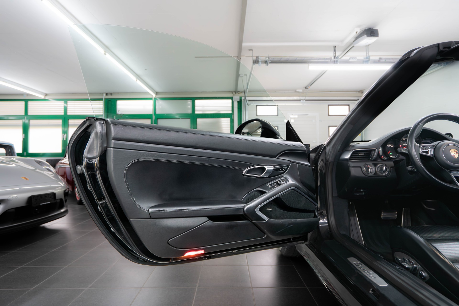 PORSCHE Turbo PDK-image-18