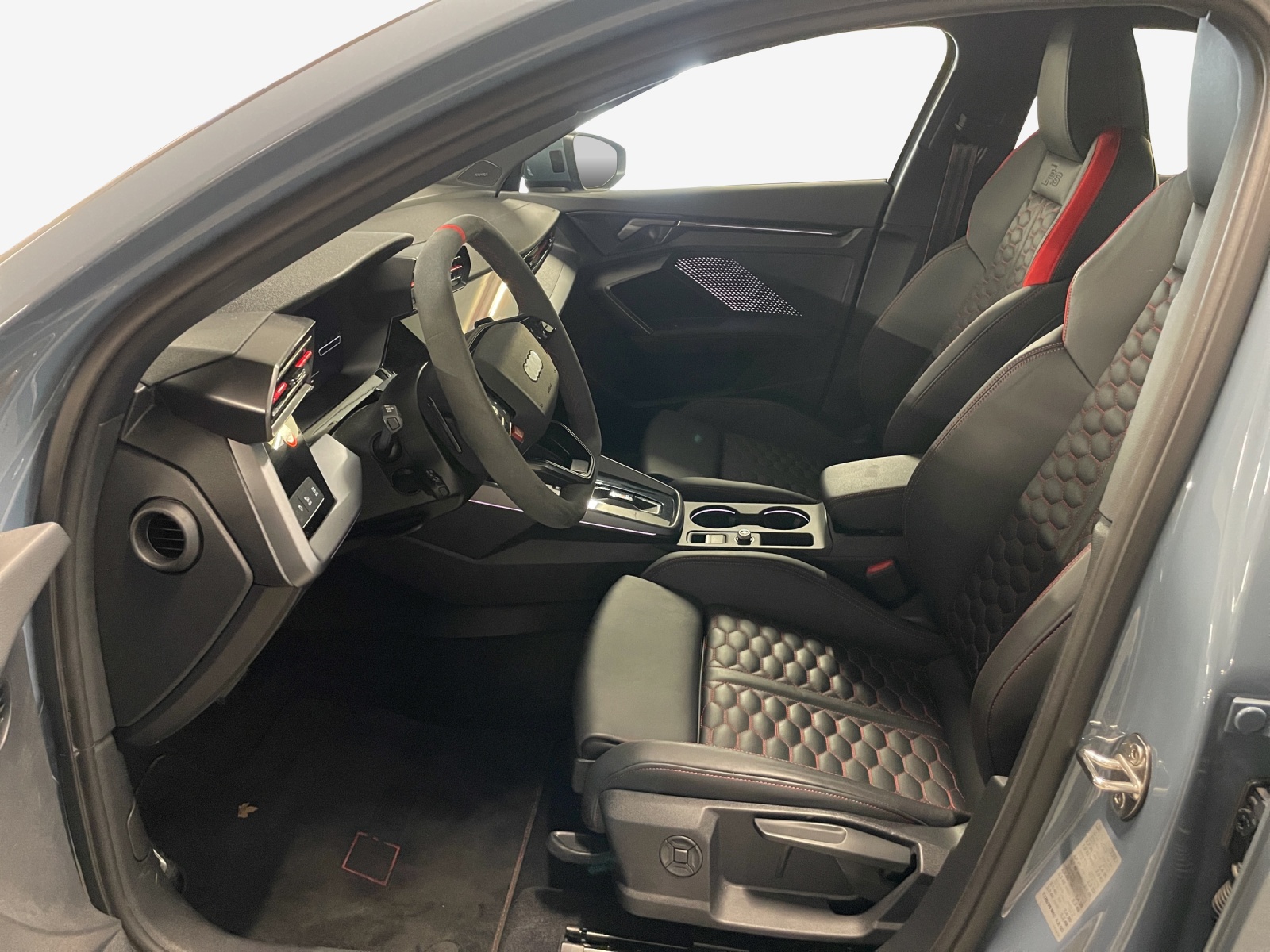 AUDI RS3 Sportback 2.5 TSI quattro S-tronic-image-7
