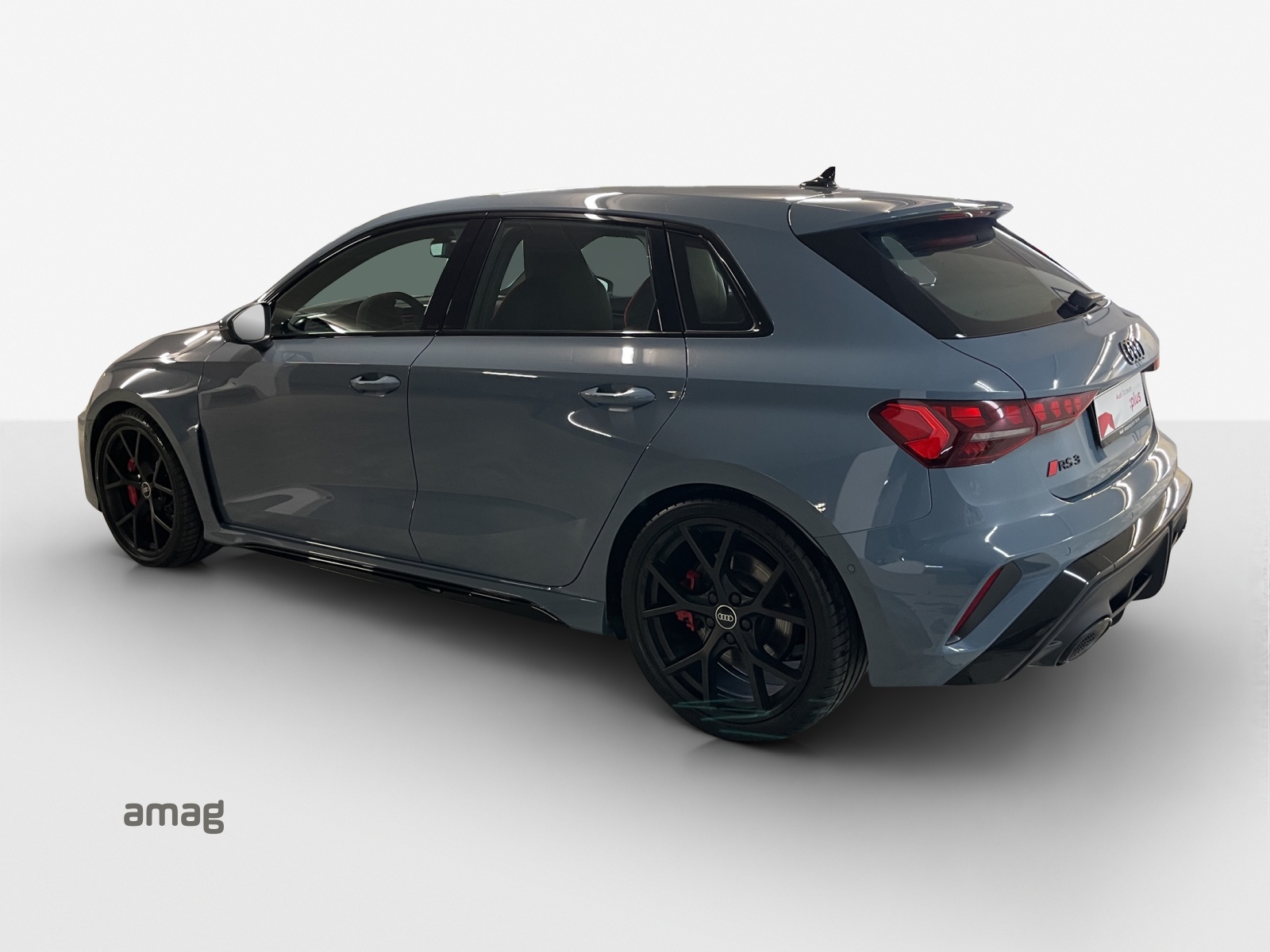 AUDI RS3 Sportback 2.5 TSI quattro S-tronic-image-2