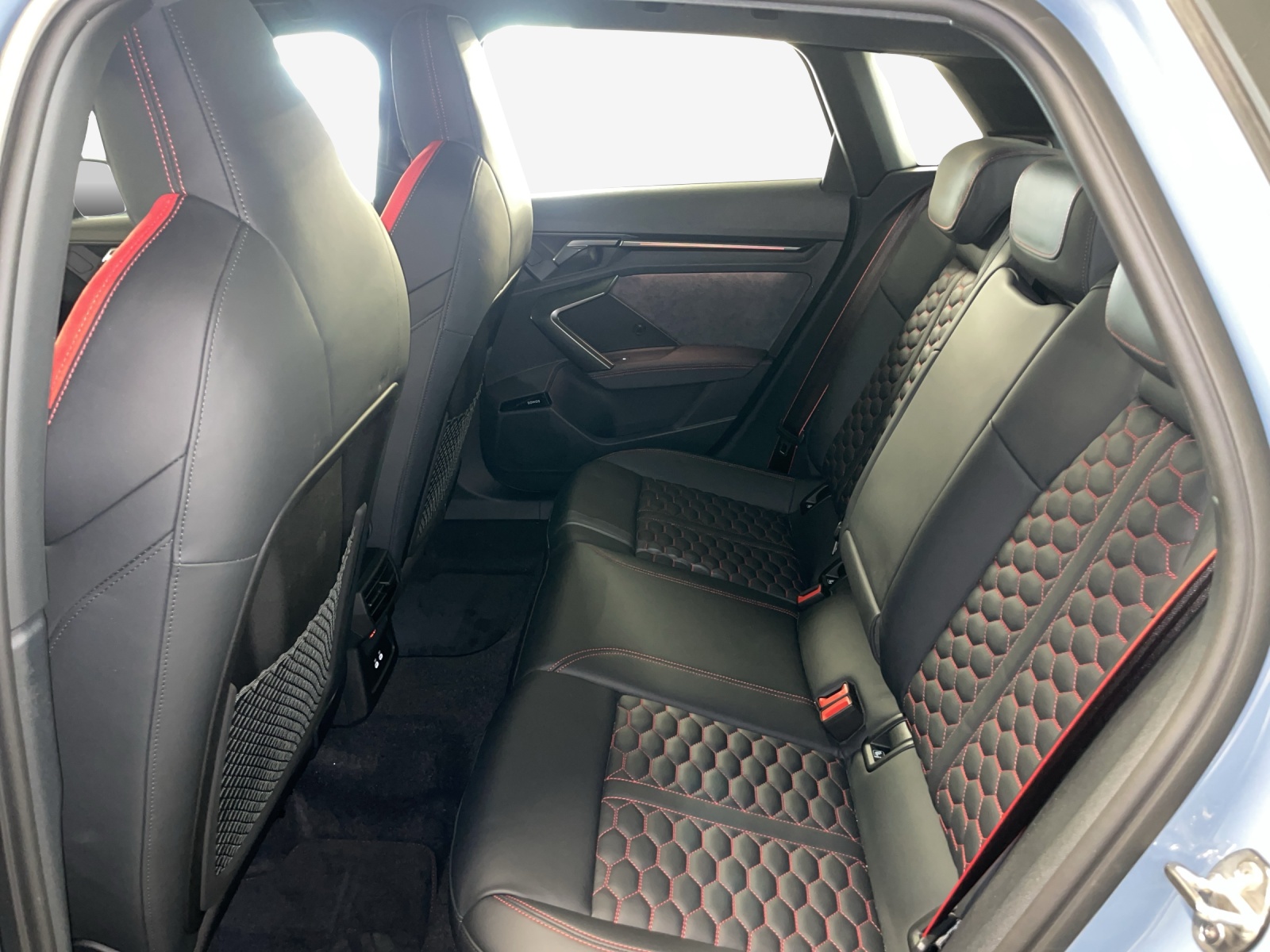 AUDI RS3 Sportback 2.5 TSI quattro S-tronic-image-11