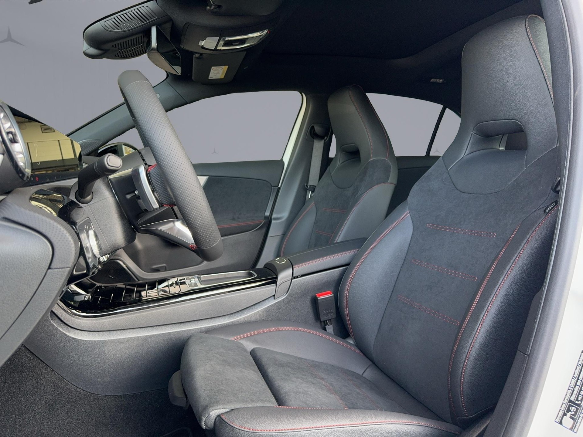 MERCEDES-BENZ A 250 AMG Line 4m-image-8