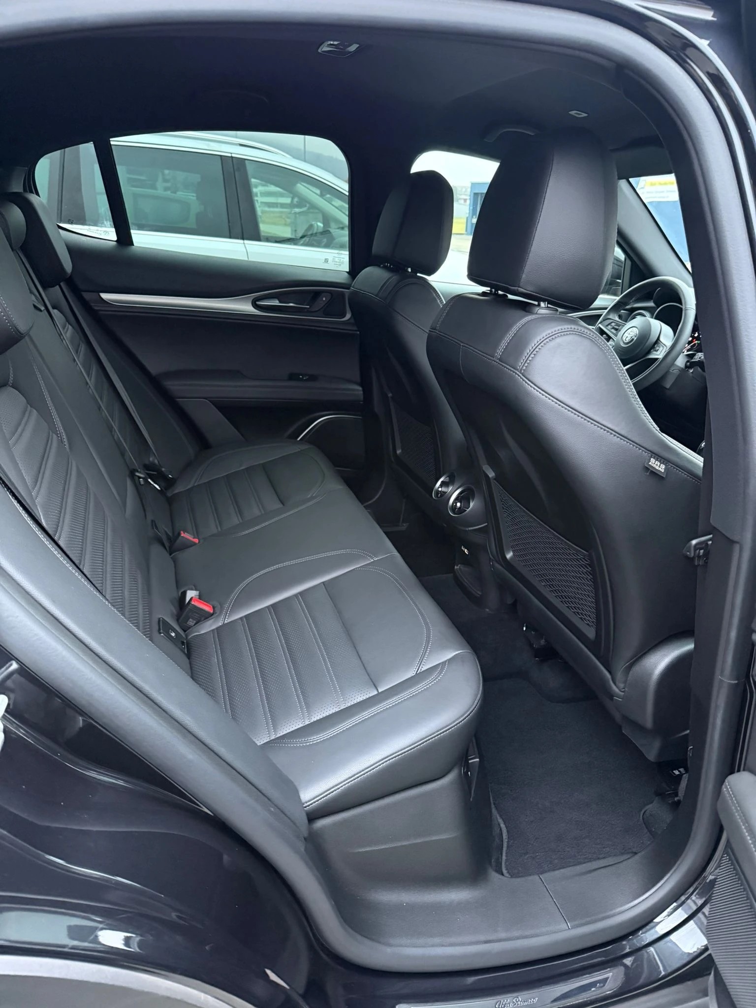 ALFA ROMEO Stelvio 2.0 Executive Q4 Automatic-image-16