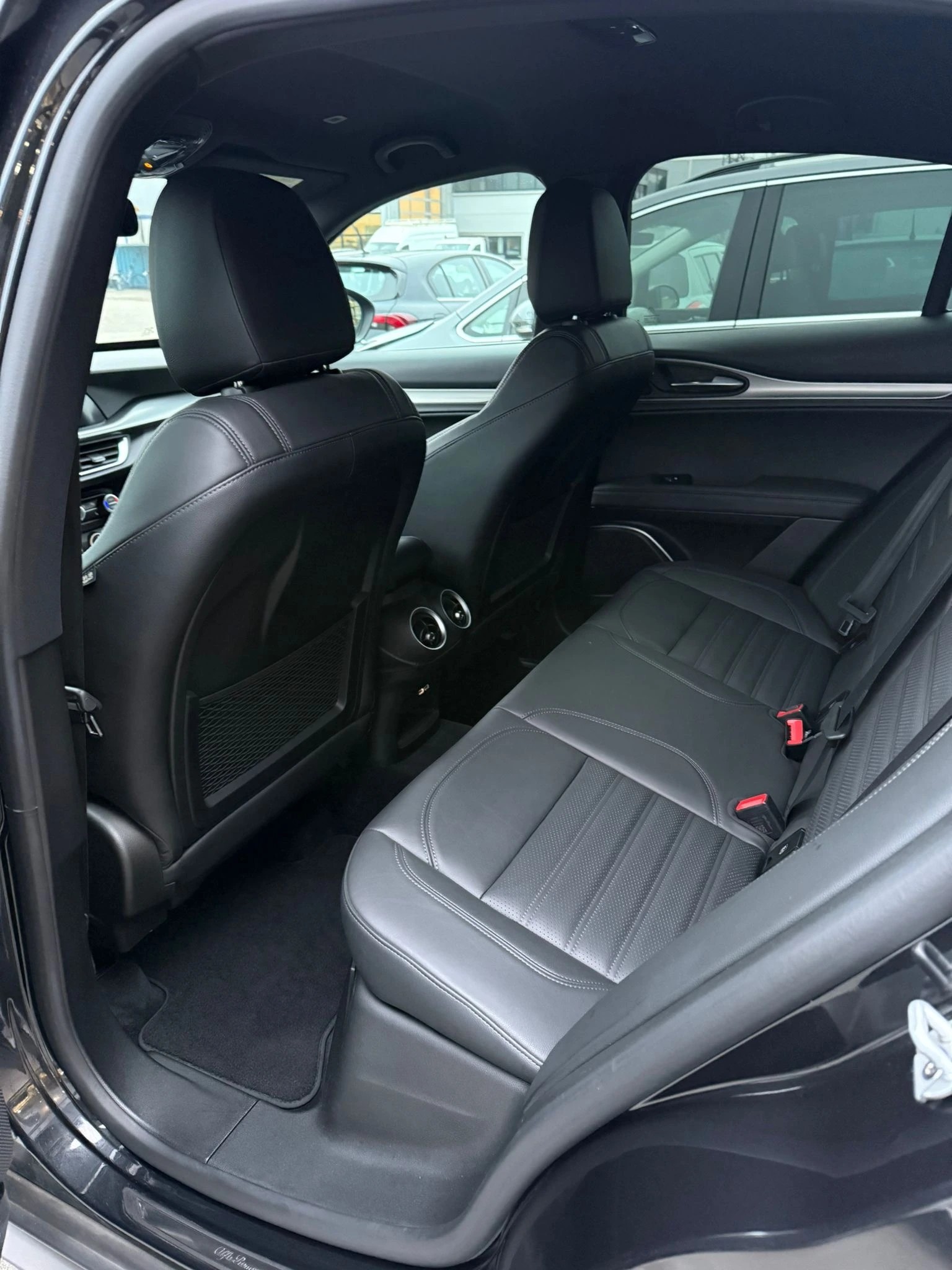 ALFA ROMEO Stelvio 2.0 Executive Q4 Automatic-image-14