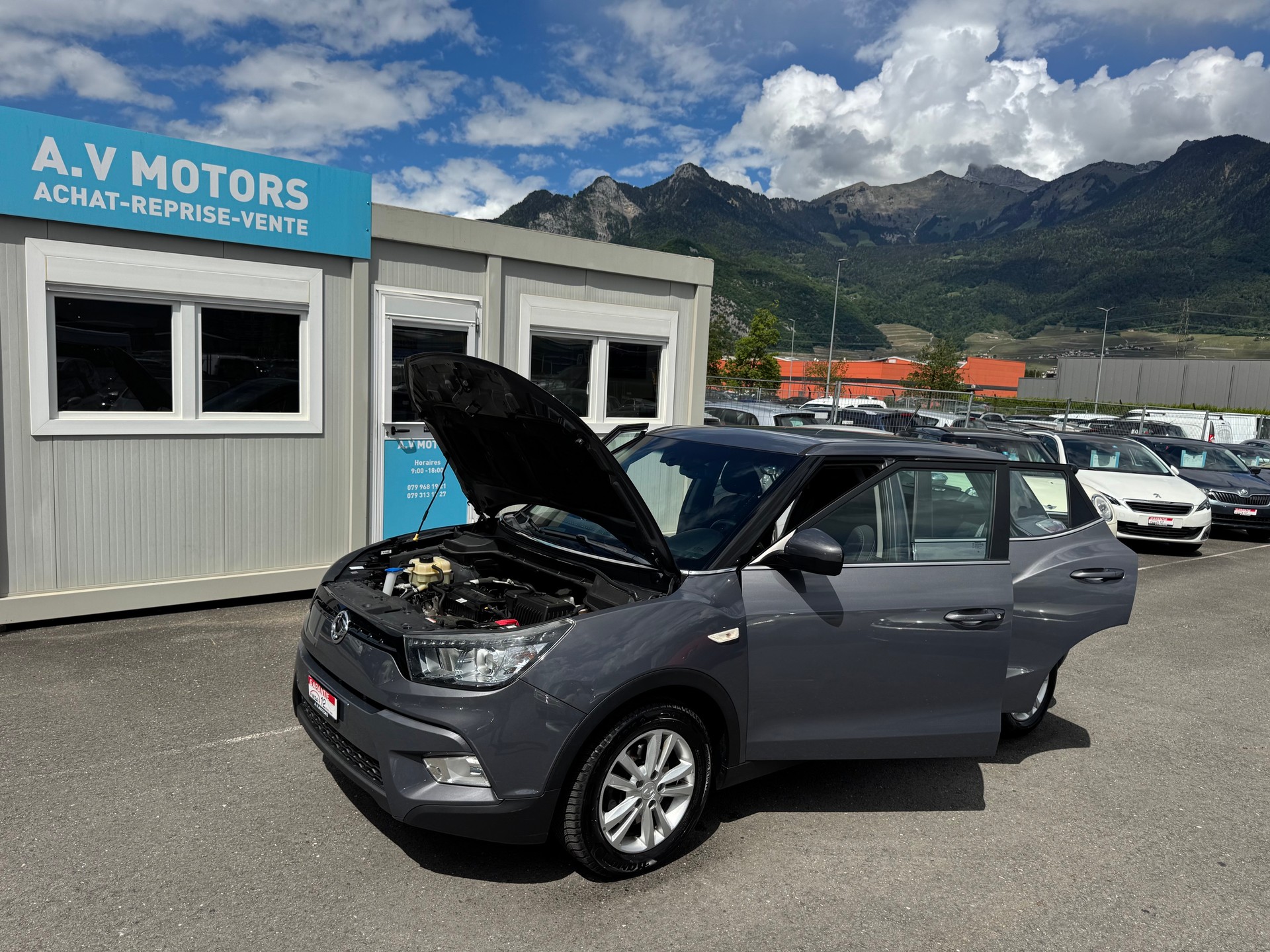 KGM-SsangYong Tivoli 1.6 e-XGi Quartz 4WD Automatic-image-15