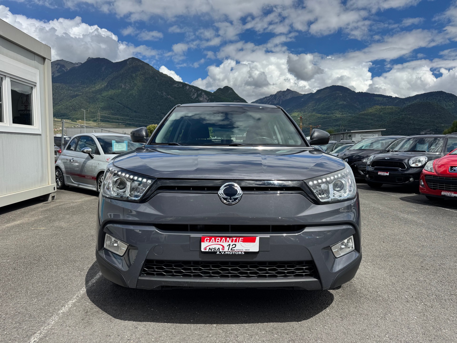 KGM-SsangYong Tivoli 1.6 e-XGi Quartz 4WD Automatic-image-2