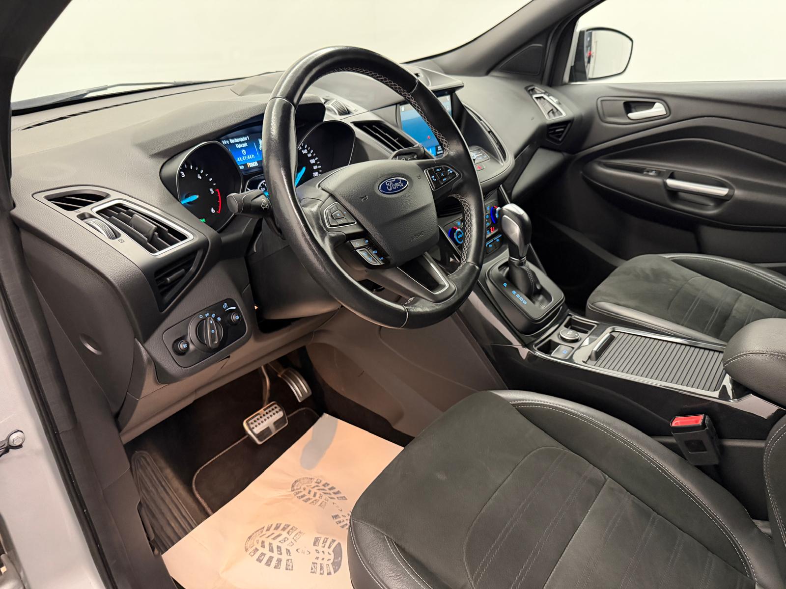 FORD Kuga 2.0 TDCi ST Line 4WD PowerShift-image-10