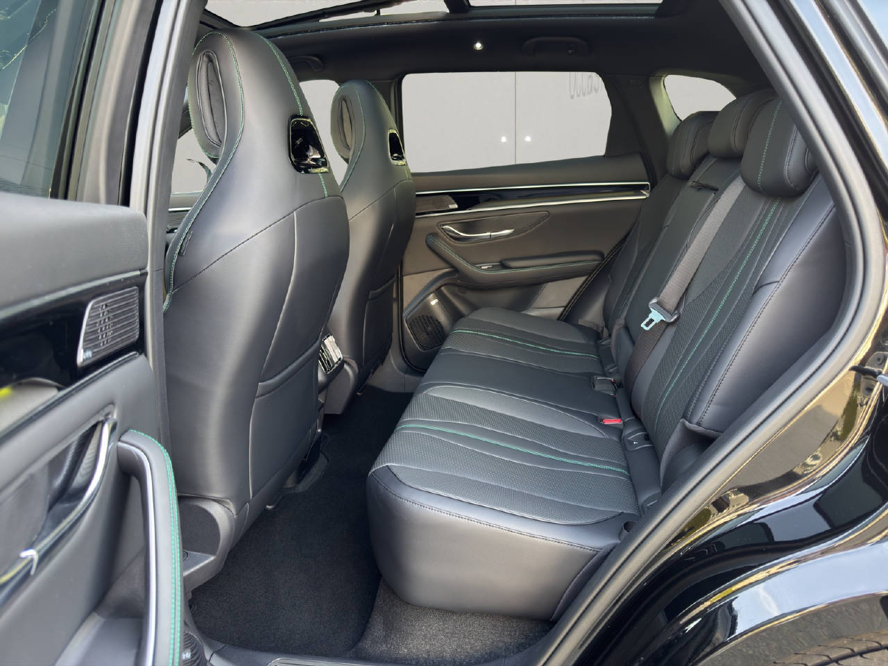 BYD Seal U DM-i Design AWD-image-9