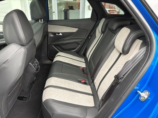 PEUGEOT 3008 300e Hybrid4 GT Pack EAT8-image-10