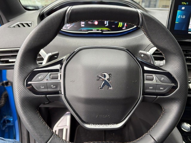PEUGEOT 3008 300e Hybrid4 GT Pack EAT8-image-14