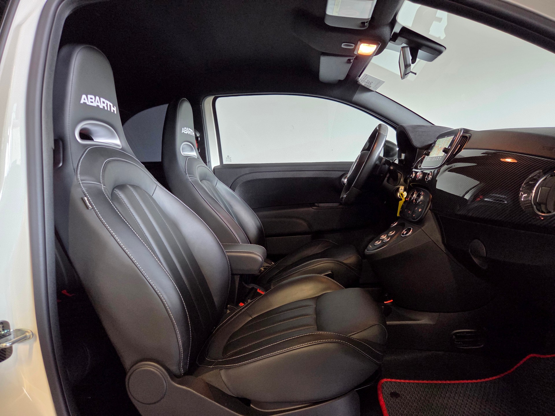 FIAT 595 Abarth 1.4 T-Jet 180 Competizione-image-10