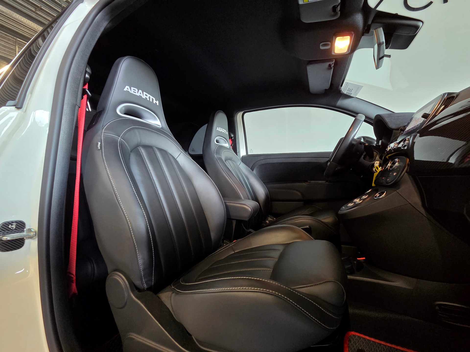 FIAT 595 Abarth 1.4 T-Jet 180 Competizione-image-6