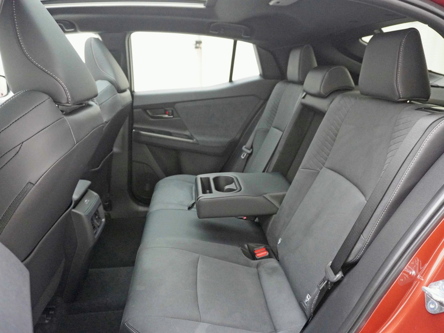 TOYOTA C-HR+ Premium AWD ** Panoramadach & JBL-Sound **-image-24