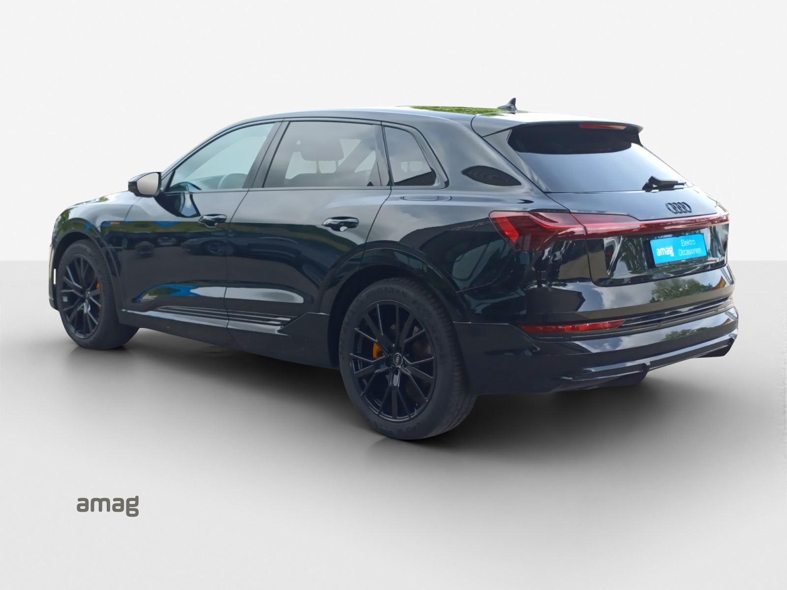 AUDI e-tron 55 S Line Black Edition quattro-image-2