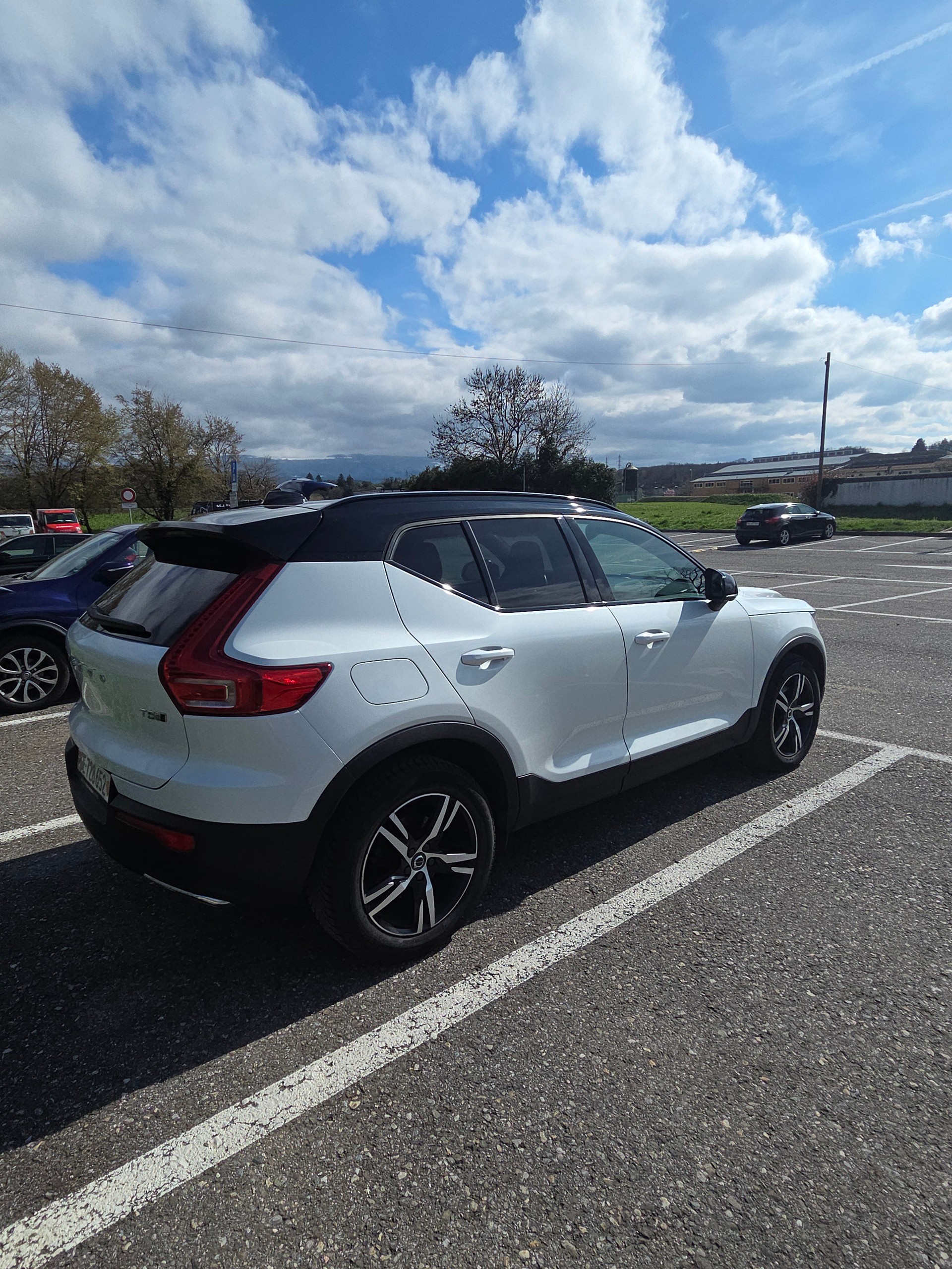 VOLVO 2.0 T5 R-Design AWD-image-1