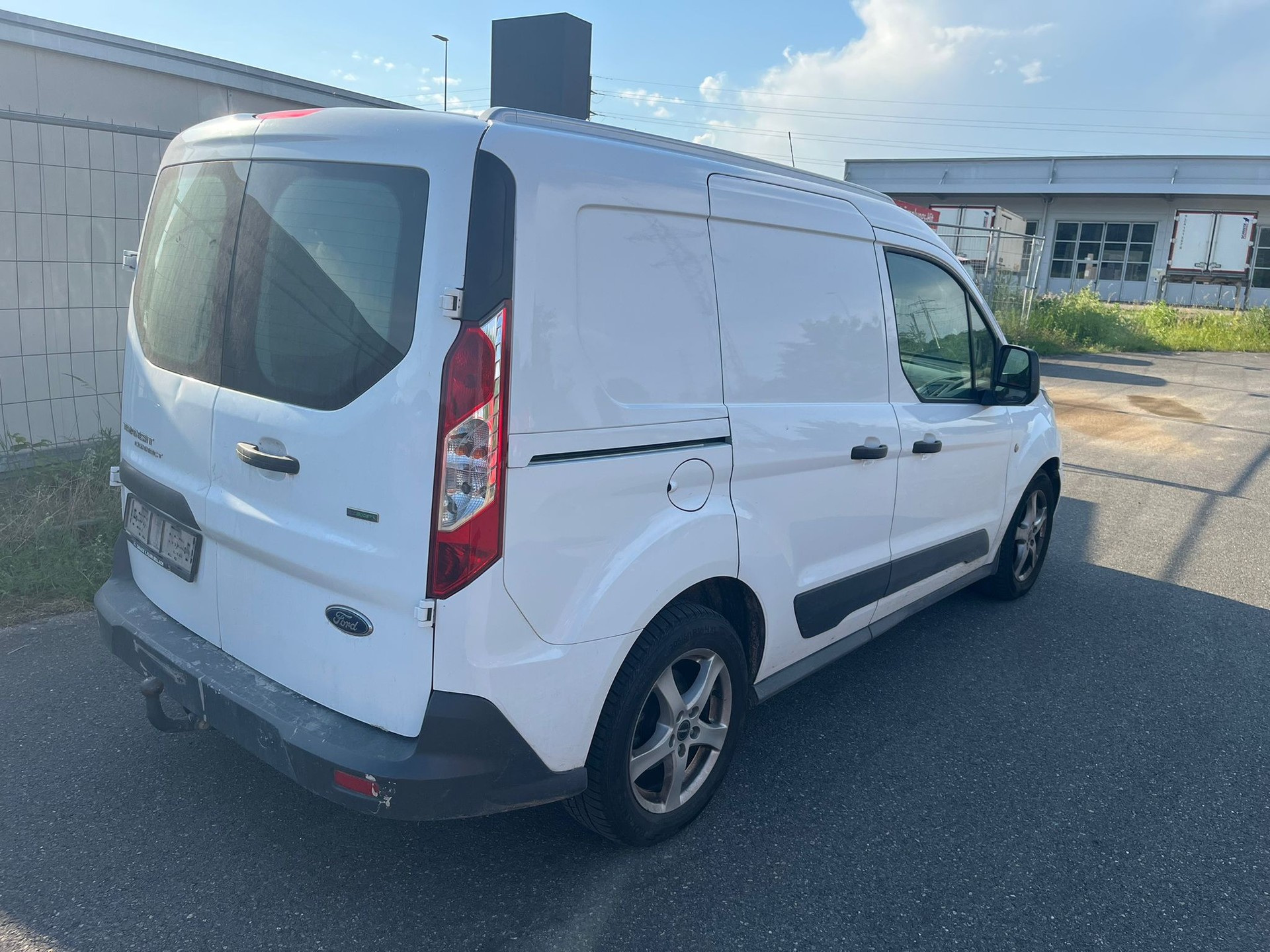 FORD Transit Connect Van T200 1.0 EcoBoost Ambiente-image-3