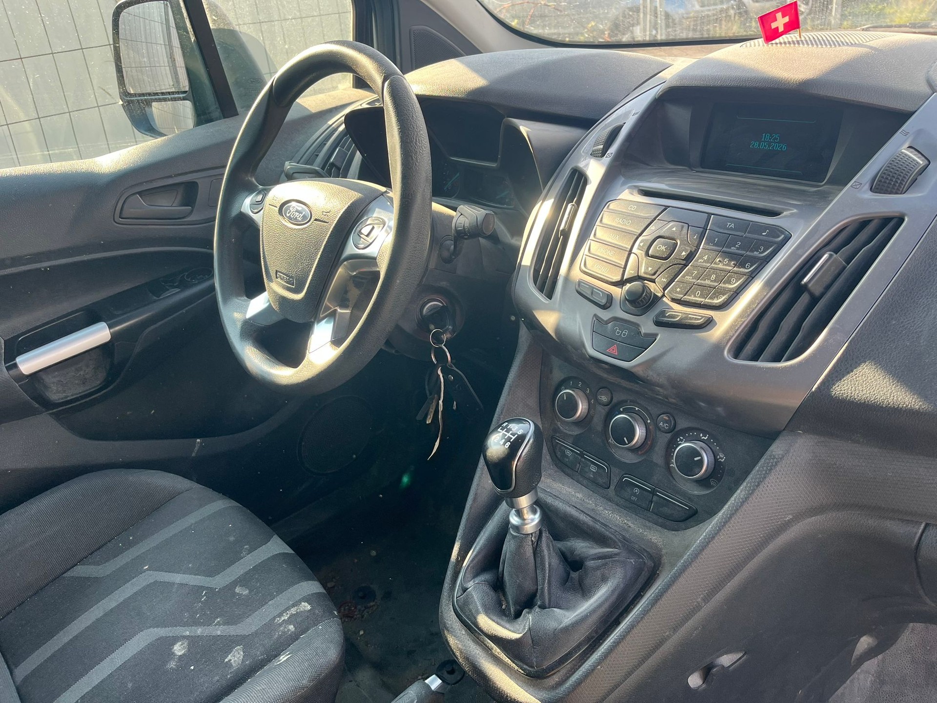 FORD Transit Connect Van T200 1.0 EcoBoost Ambiente-image-4