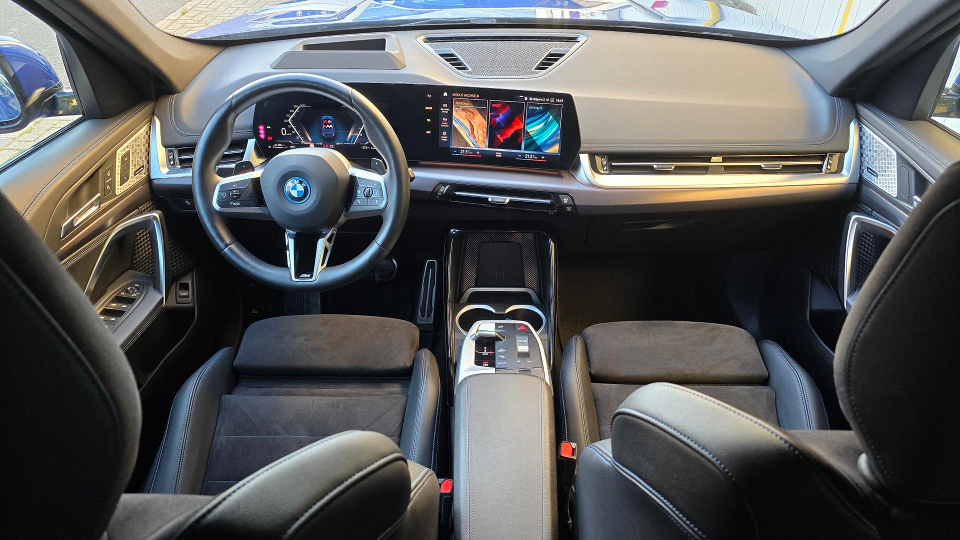 BMW X1 xDrive 30e M Sport-image-13