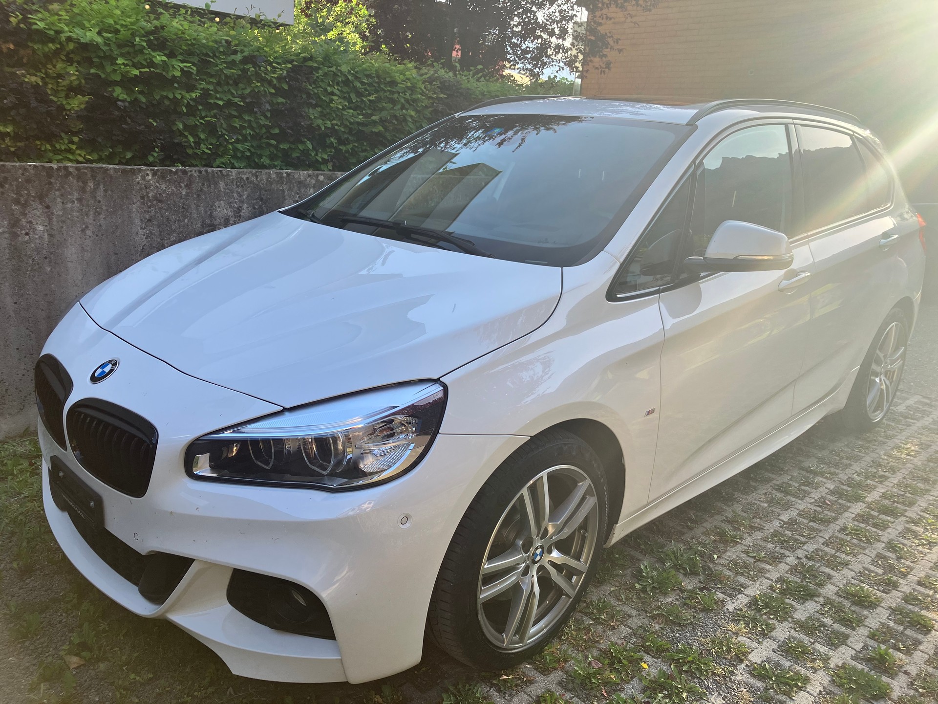 BMW 220d xDrive Active Tourer M-Sport Steptronic-image-2
