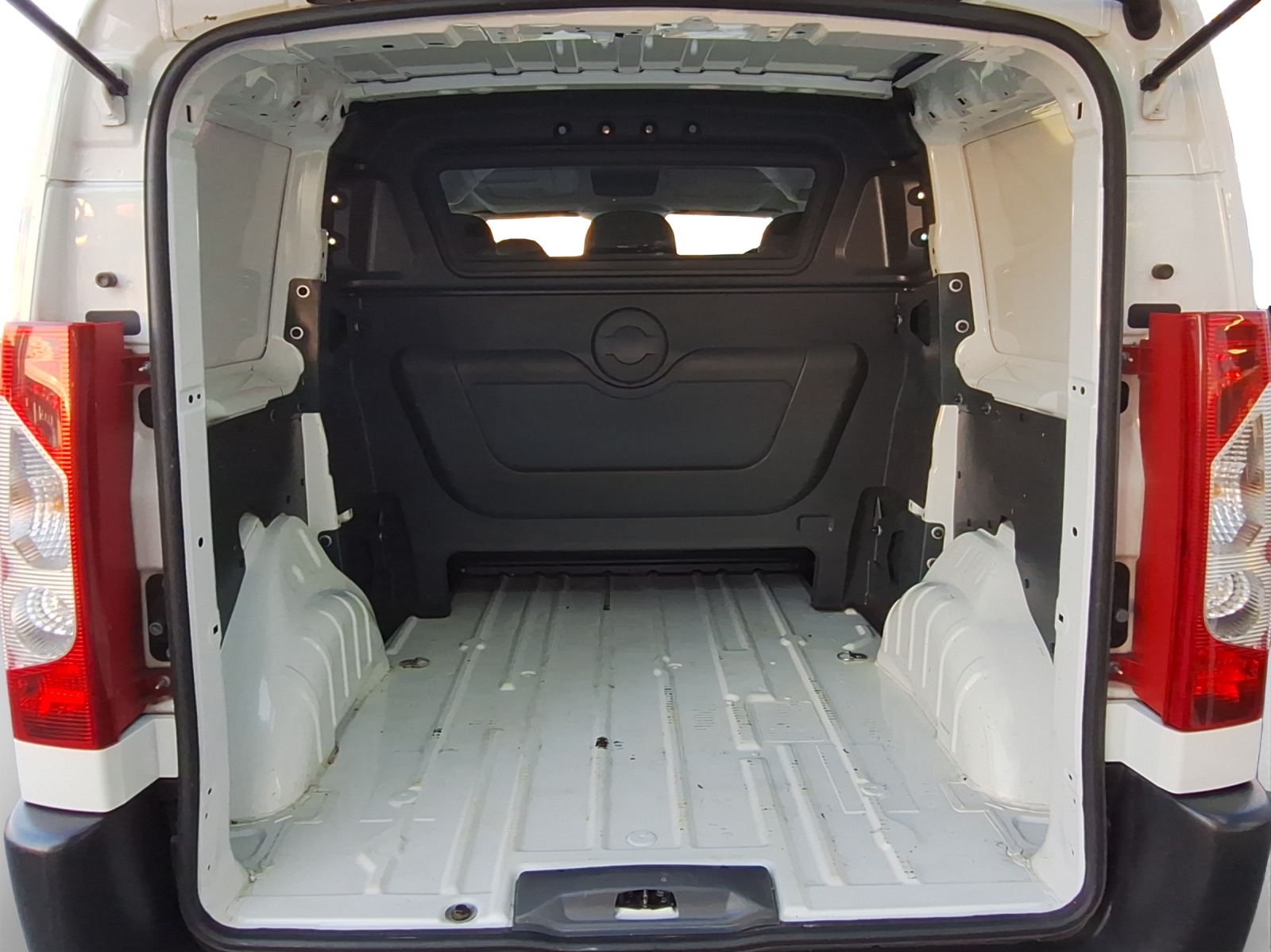 TOYOTA PROACE Crew Cab SWB 2.0 D Luna-image-12